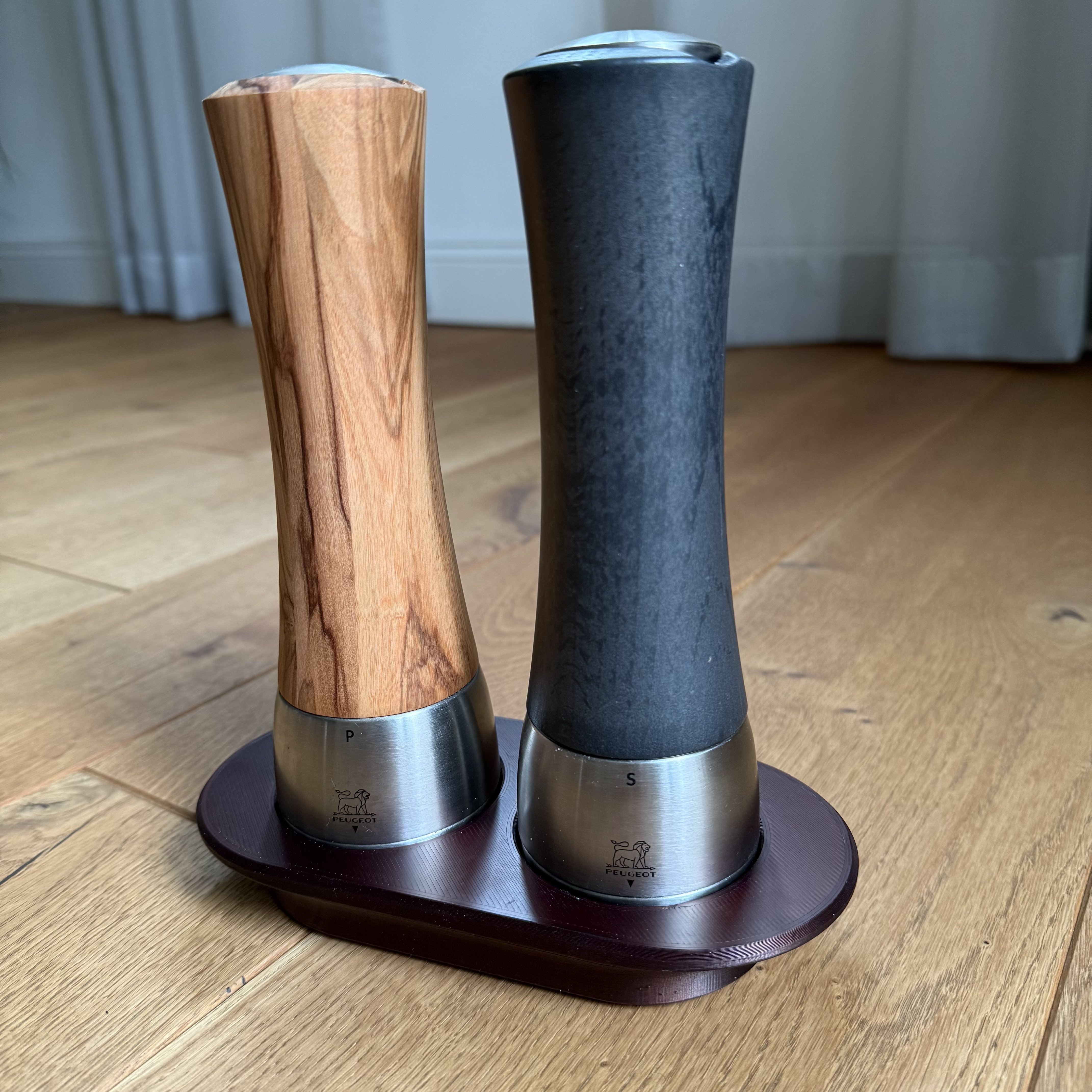 Salt & Pepper mill tray