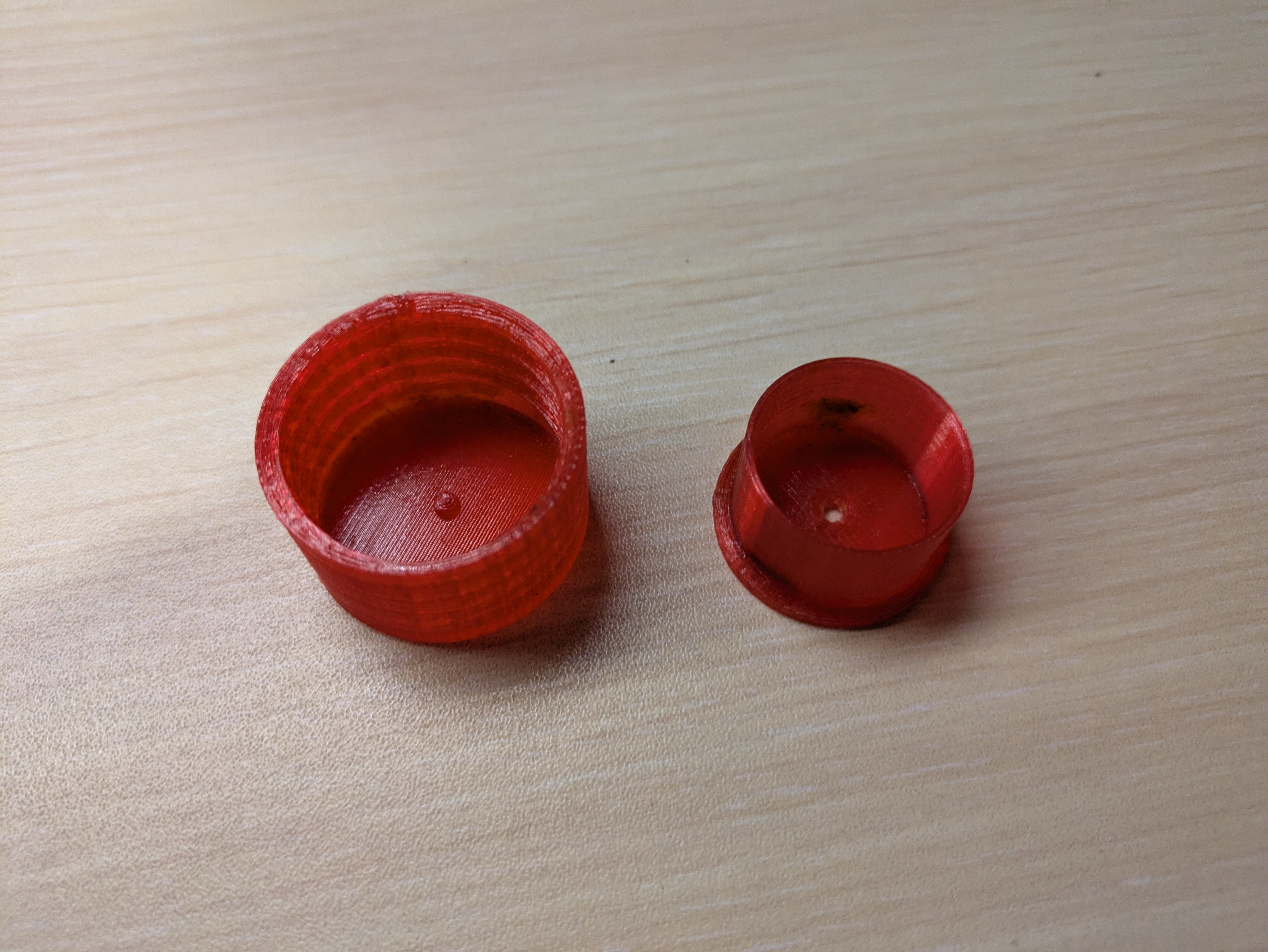 Nakrętka i korek butelki ketchup Roleski