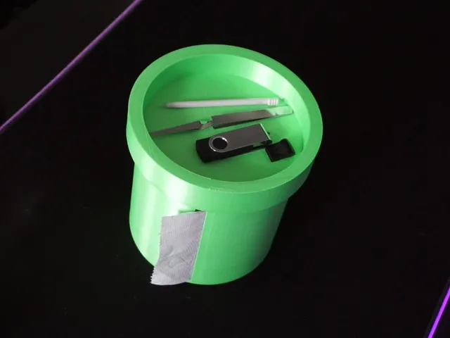 Mario Tube - Dektop Organizer - Paper dispenser