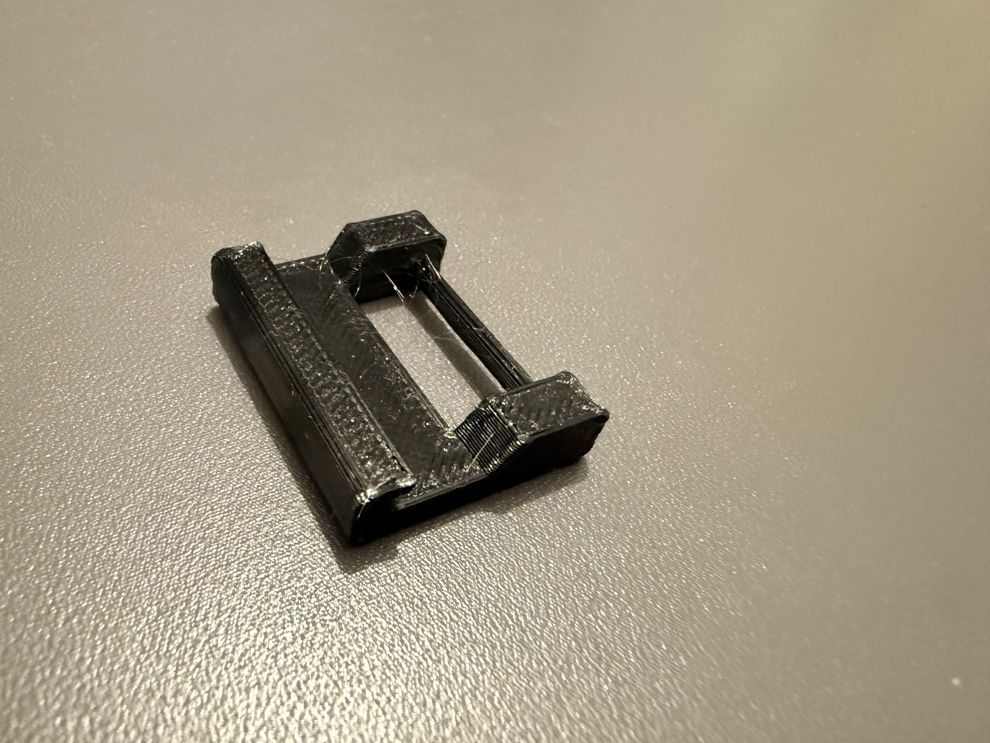 Closure clip for Vivitar waterproof case