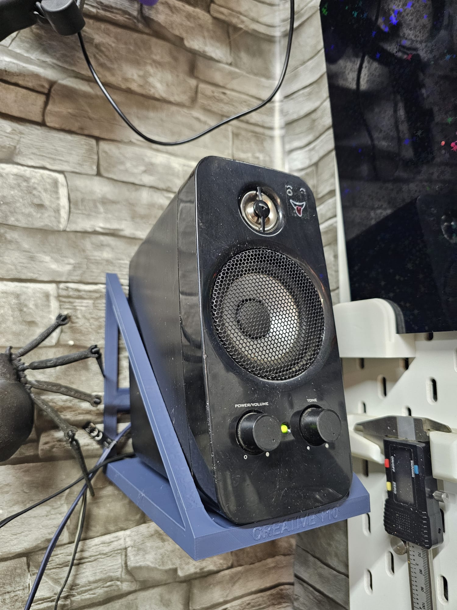 Creative inspire T10 Speakers shelf