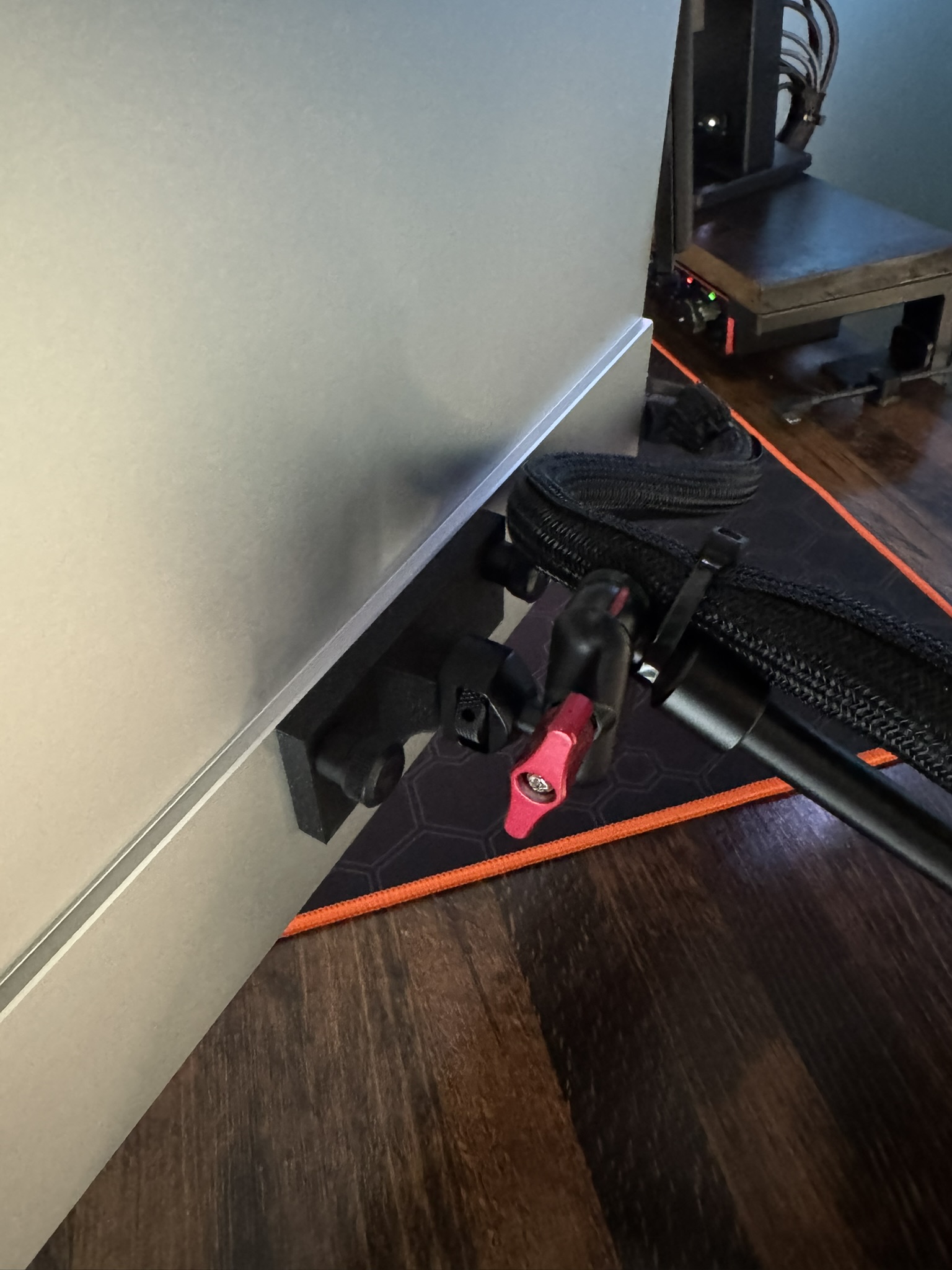 Half VESA mount