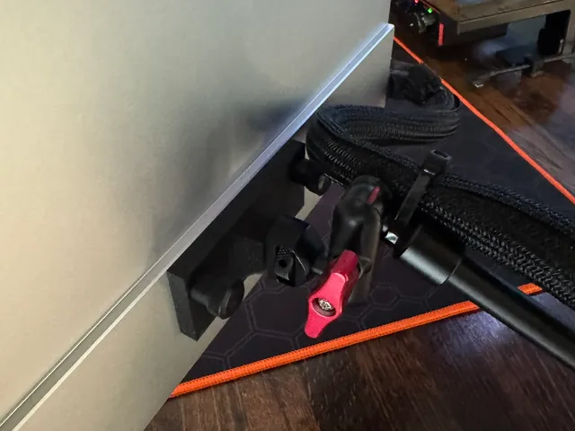 Half VESA mount