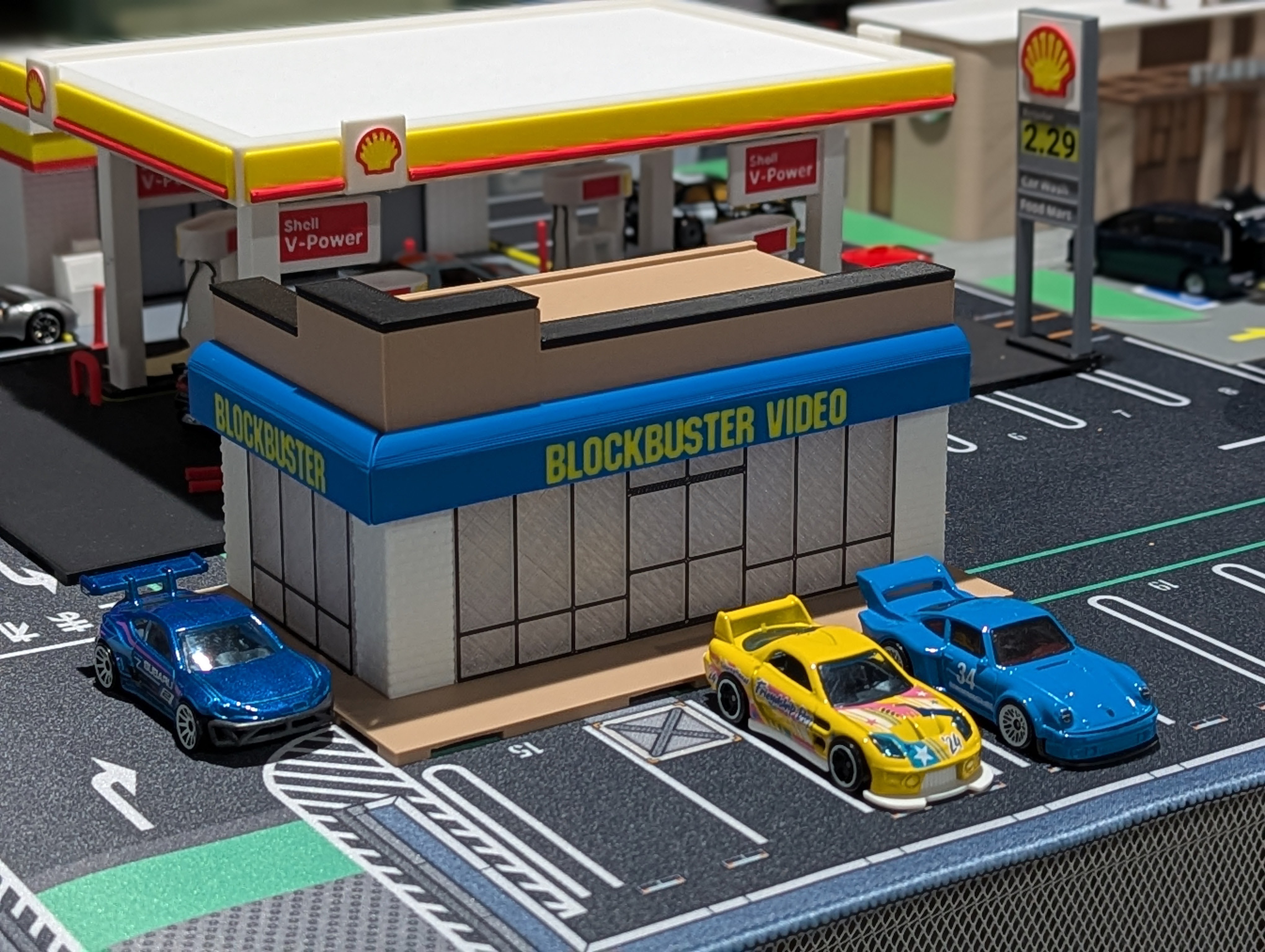Blockbuster Video Model Set - 1:64 Scale Diorama — thumbnail 9