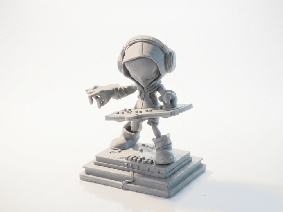 Alien DJ Figurine Fantasy Sci-Fi 3D Printable