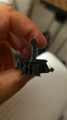 Kia Sorento (2010)Armrest latch