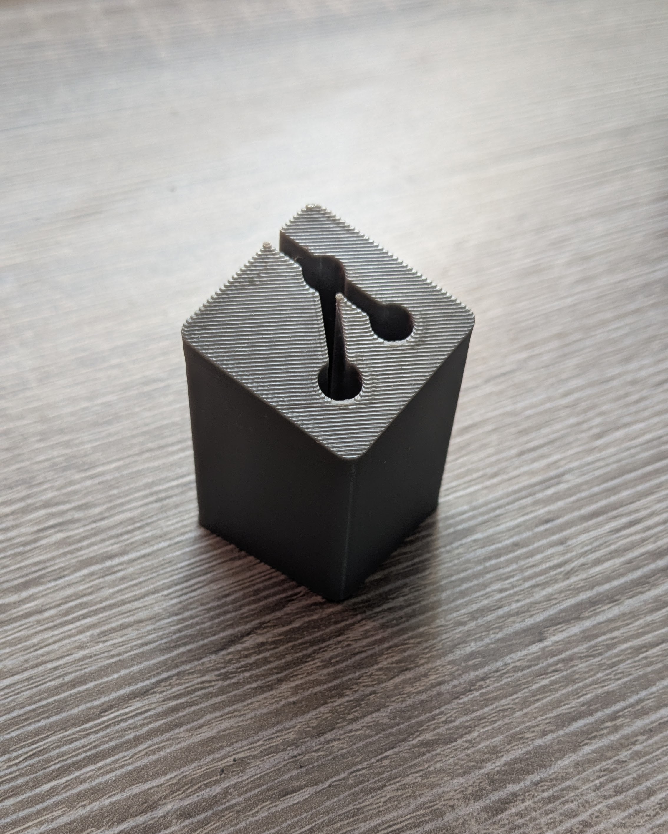 Miniatura 2 do modelo 3D Simple Git Trophy