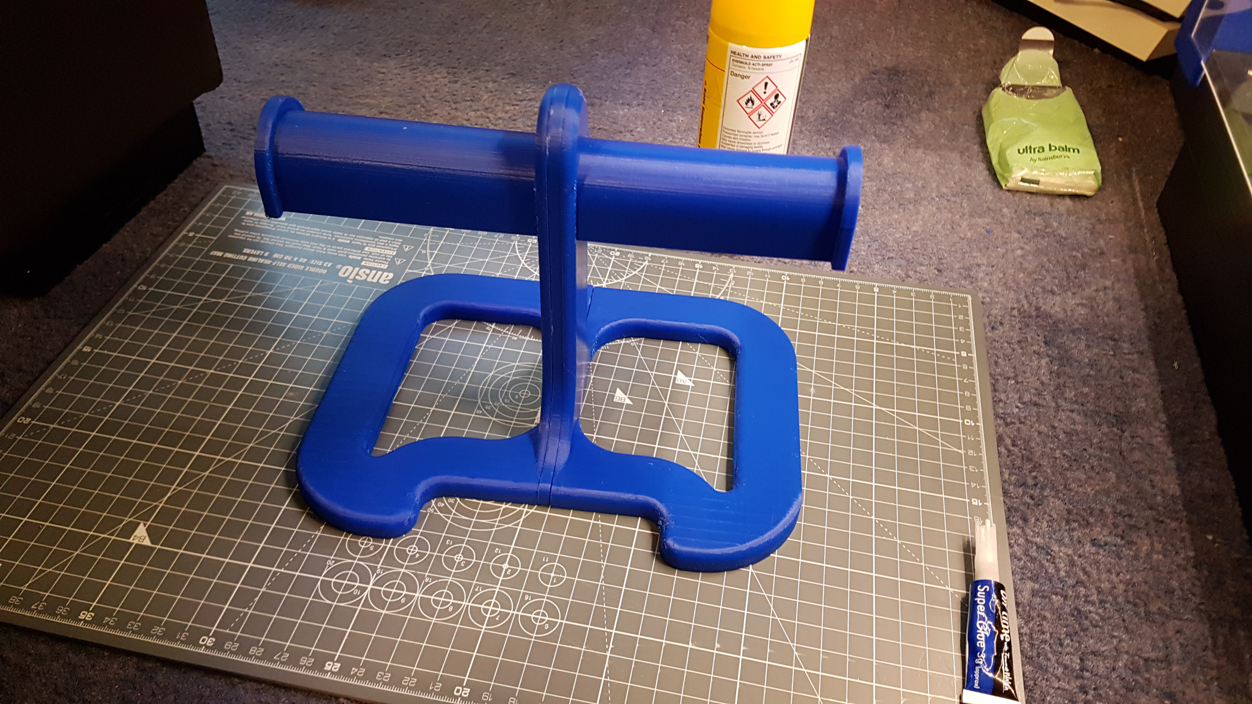 Miniatura 2 do modelo 3D Dual Table Top Spool Holder