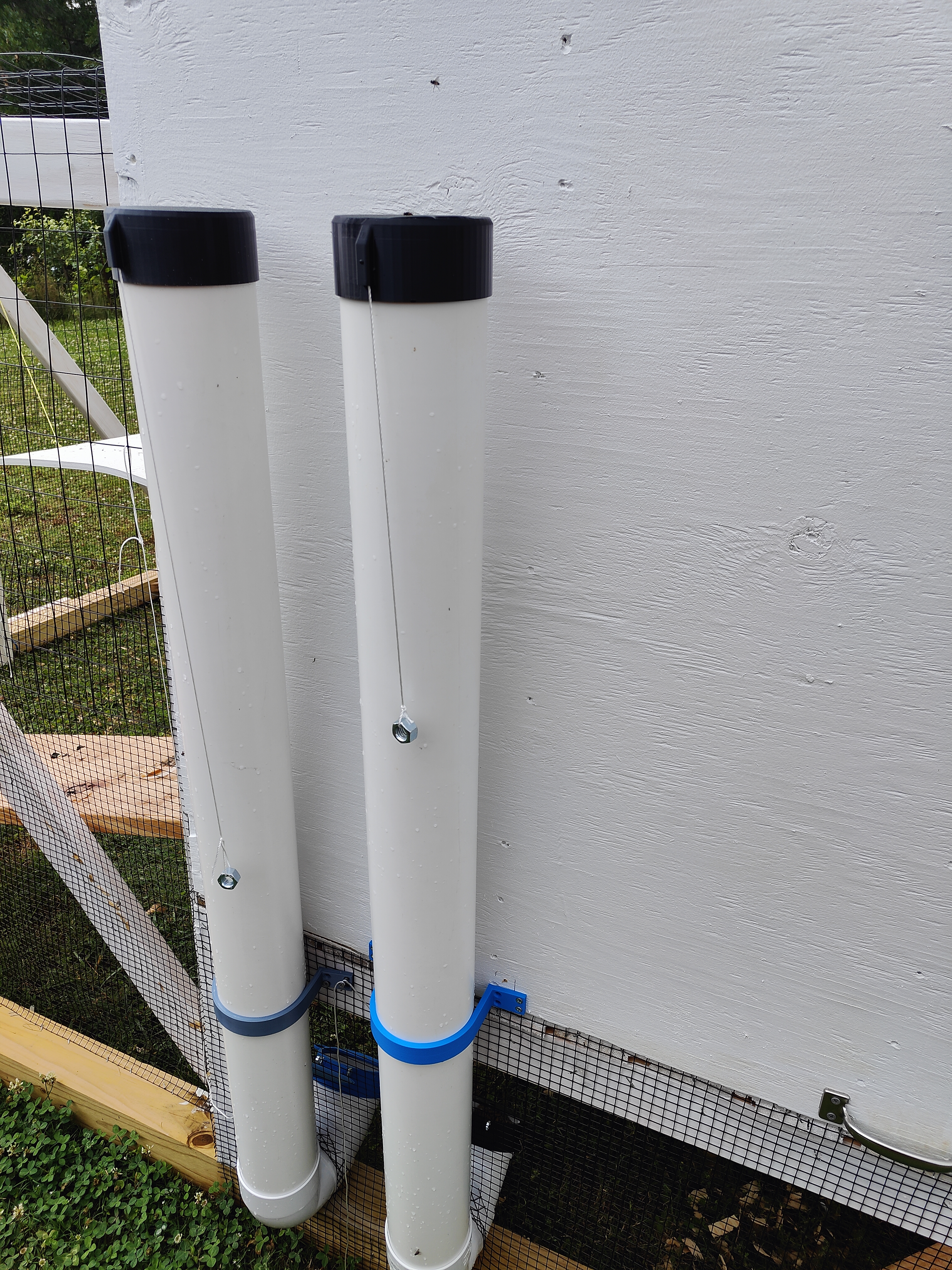 PVC Chicken Feeder - Lid With Level Indication