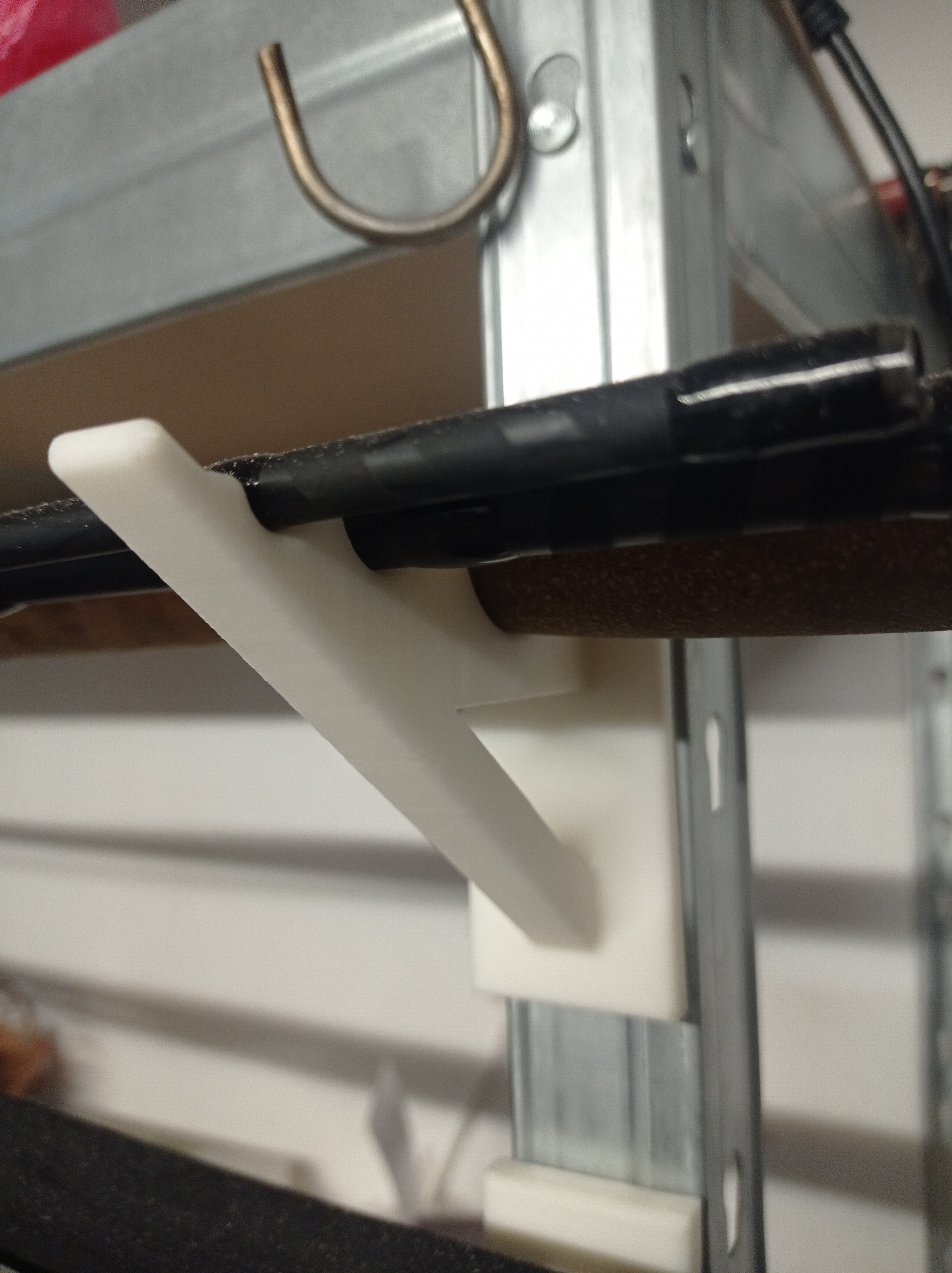 Fishing rod hanger