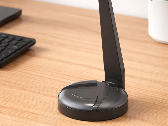Xbox-Inspired Headphone Stand