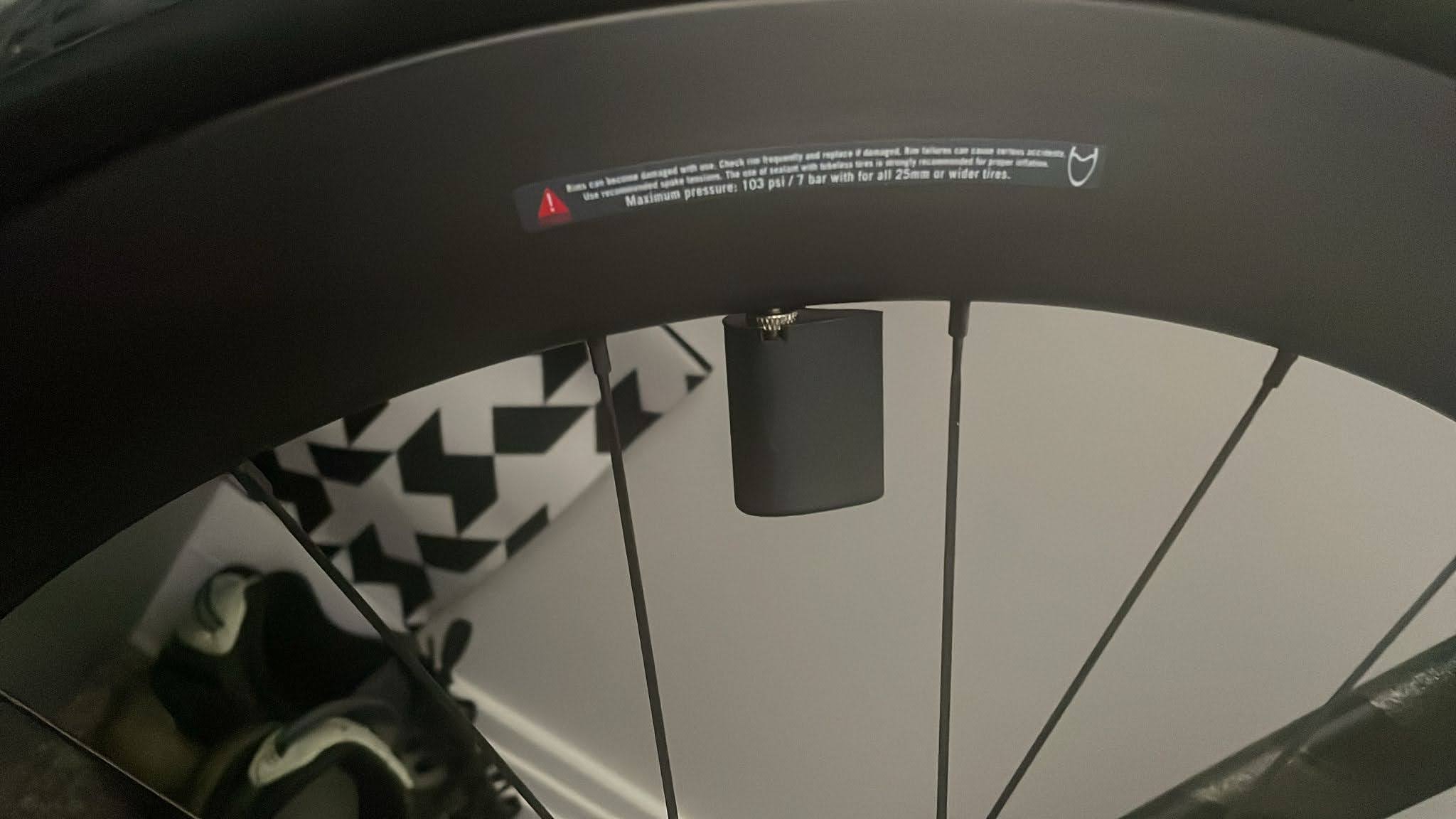 Bike Aerodynamic Valve Cover