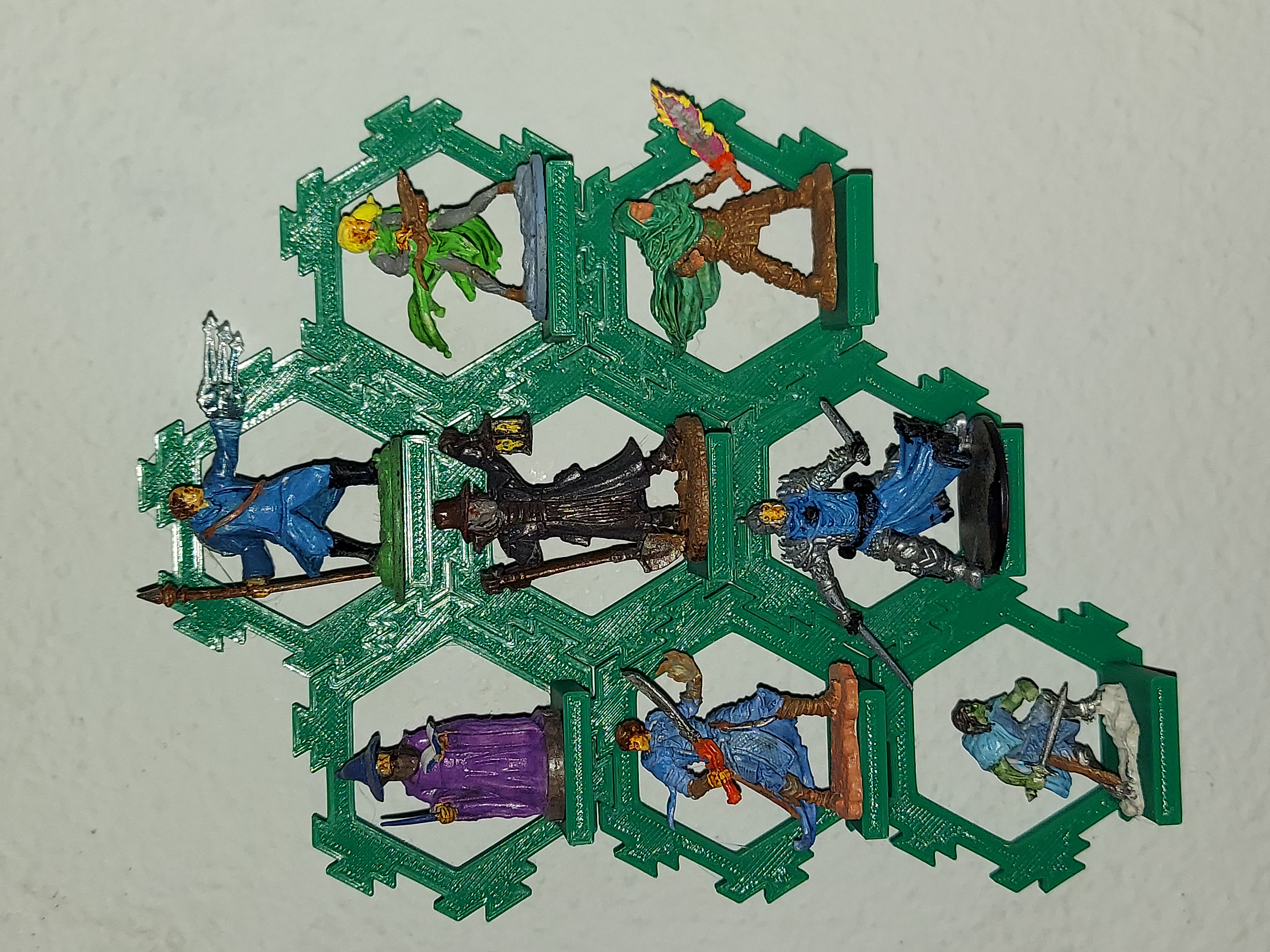 Hexagonal display shelves for 28mm minis