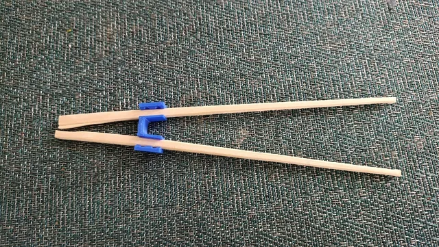 Chopstick helper