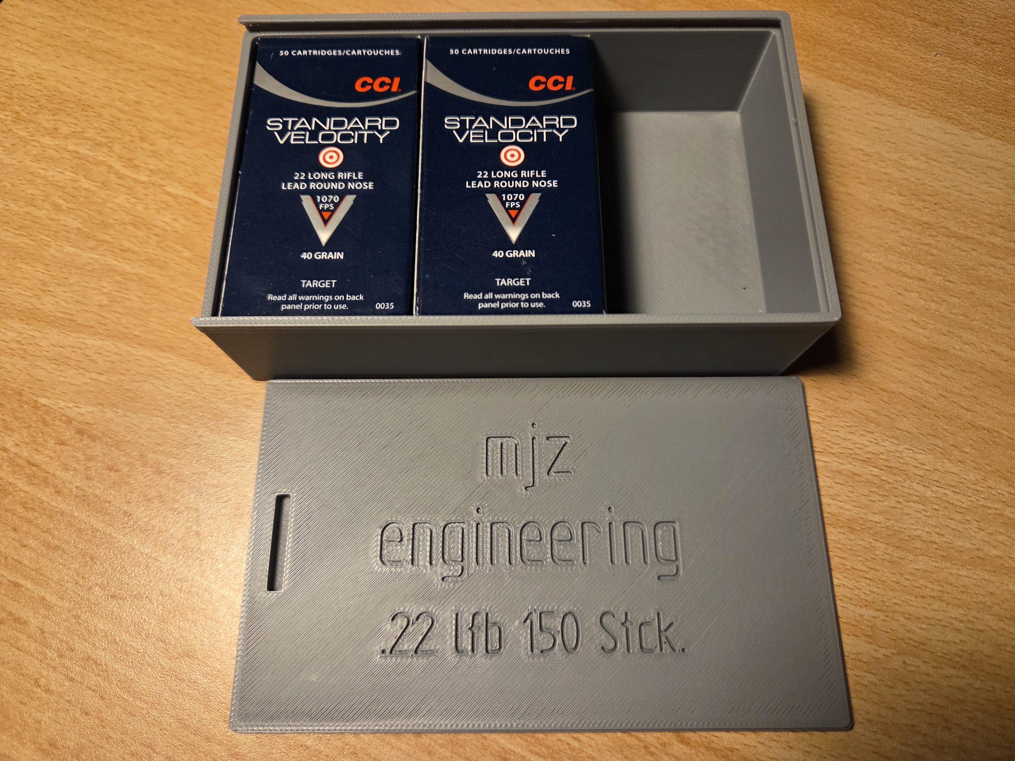 Kompakte Munitionsbox für .22 lfb (150 Schuss) – Schiebedeckel  Compact .22 lr Ammo Box (150 Rounds) – Sliding Lid