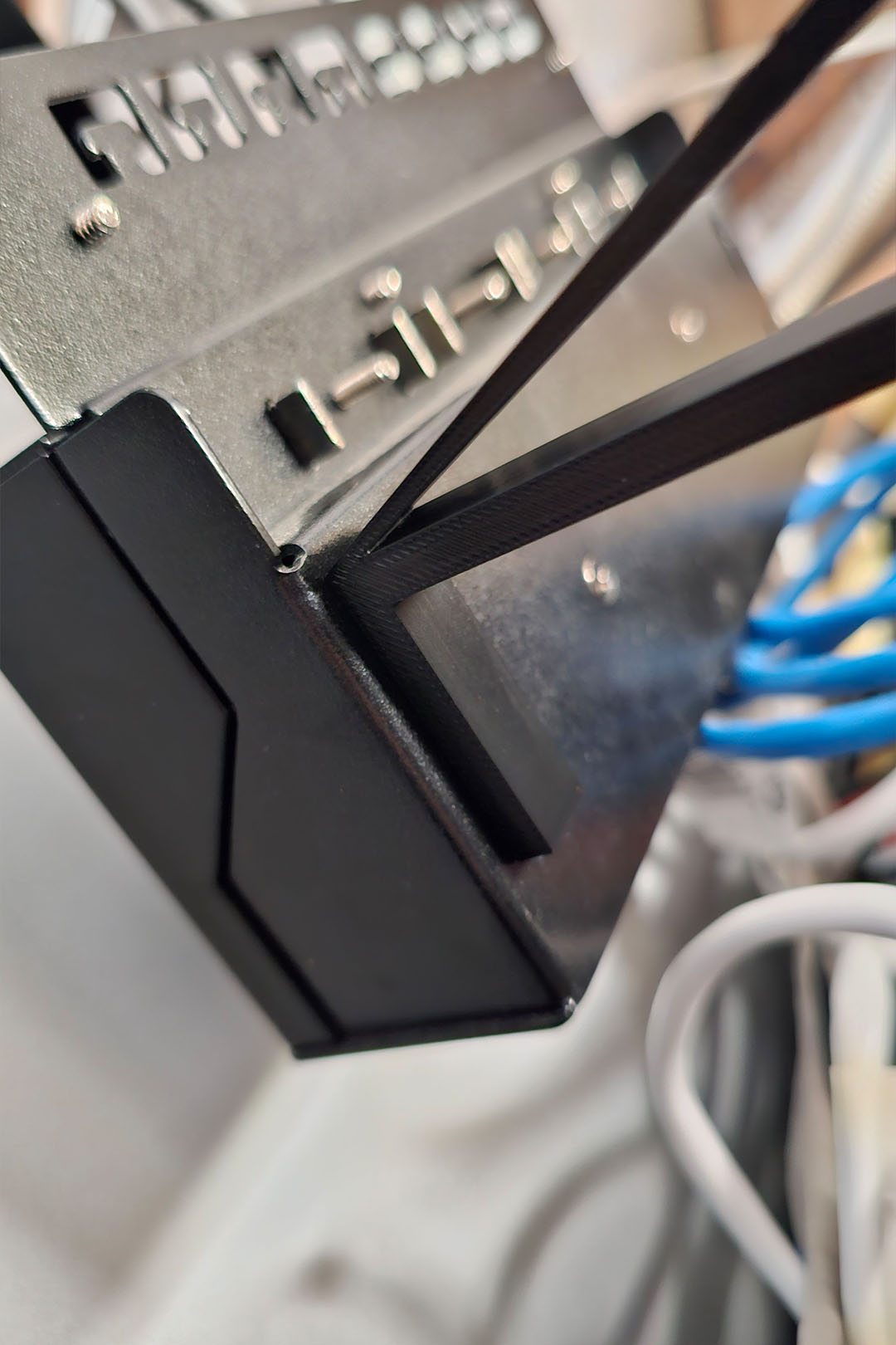 Universal electronics/Patchpanel mounting bracket — miniatura 3