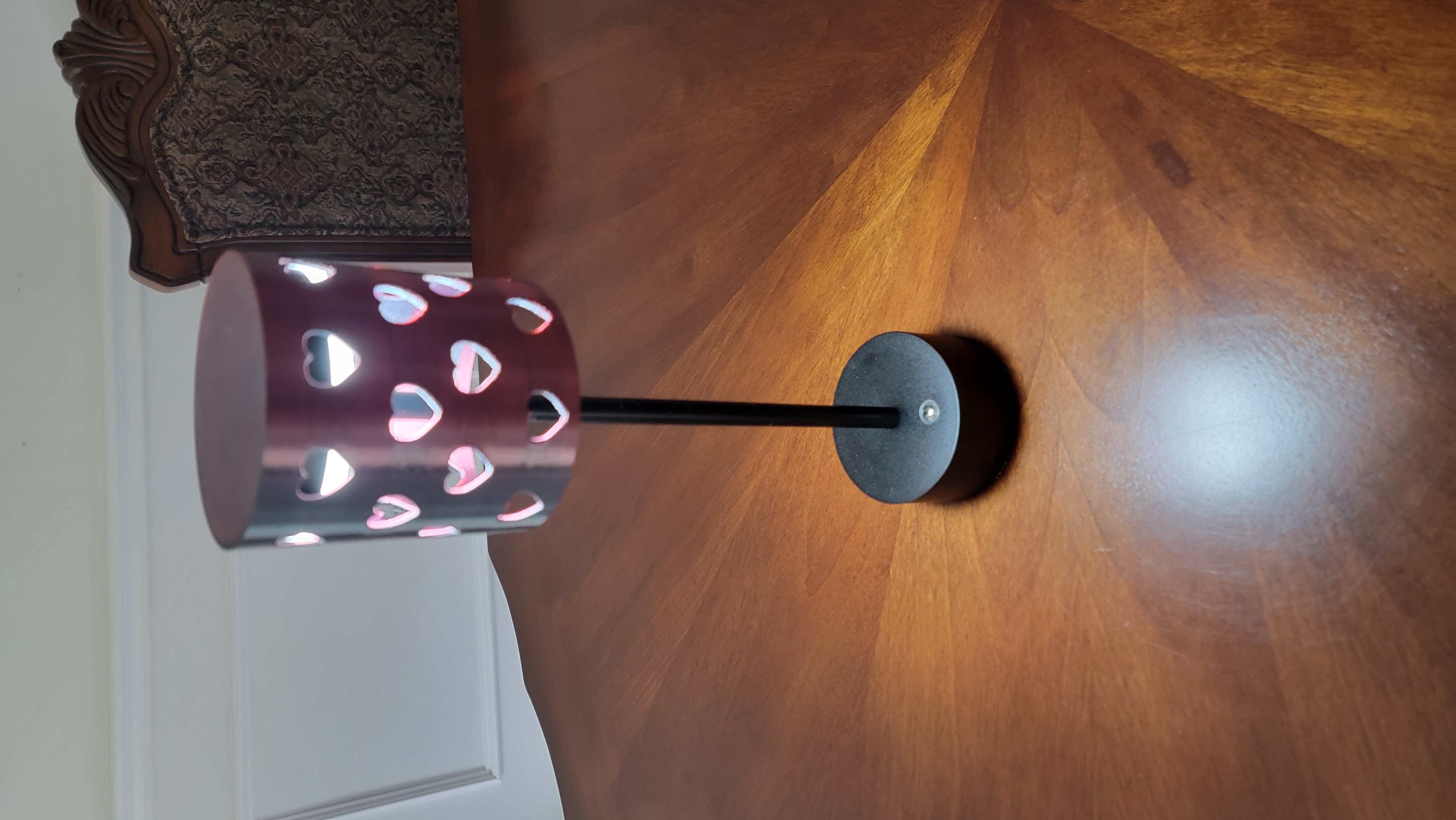 Heart shade for cordless lamp