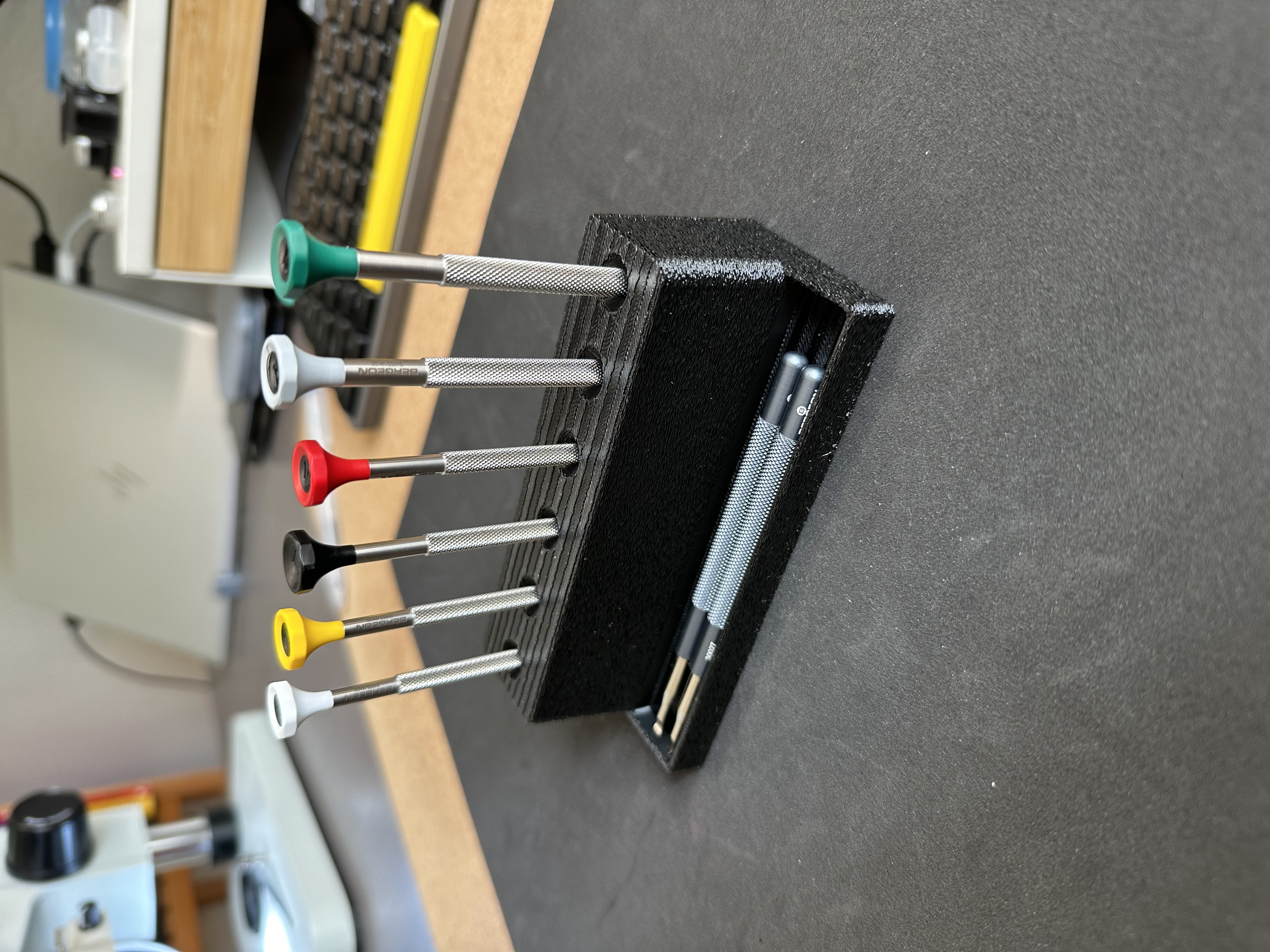 Miniatura 2 do modelo 3D Screwdriver stand