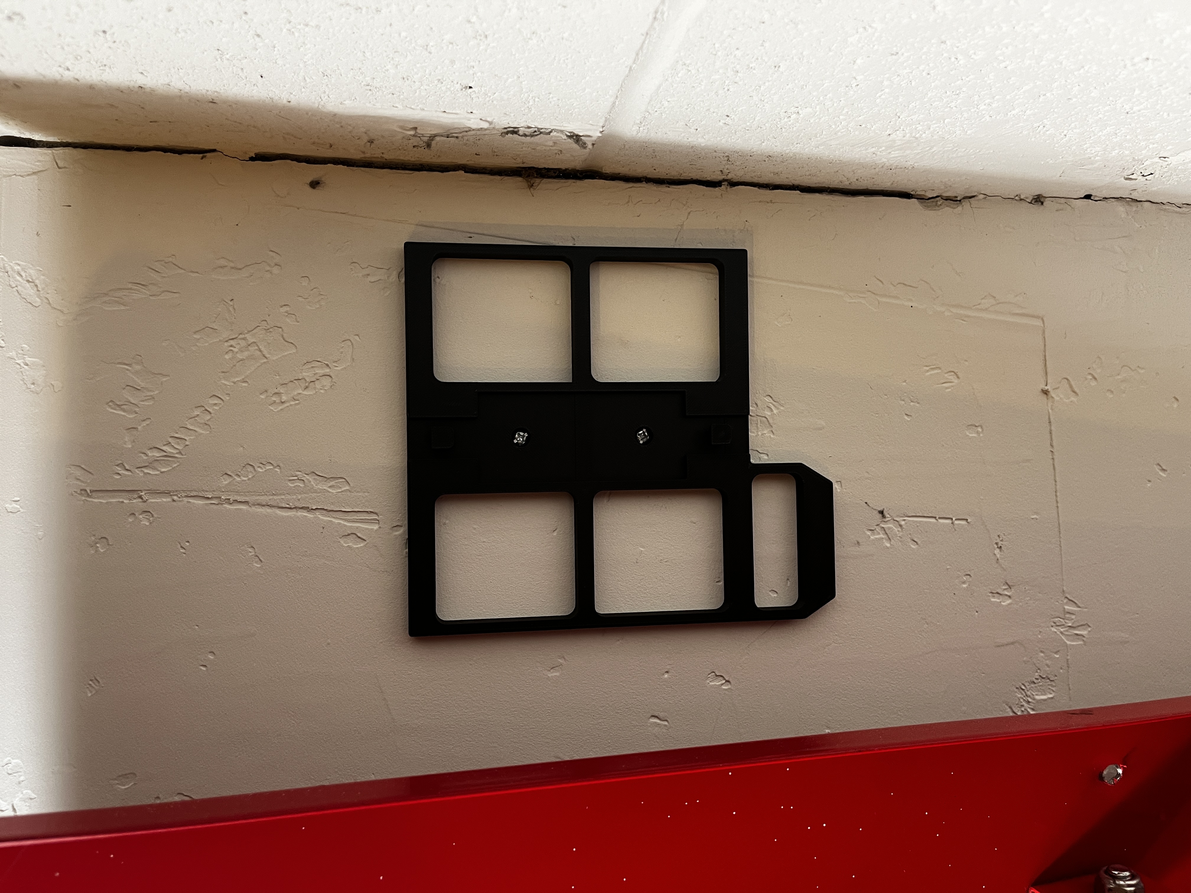 Stabilized Milwaukee M12/M18 Charger Wall Mount