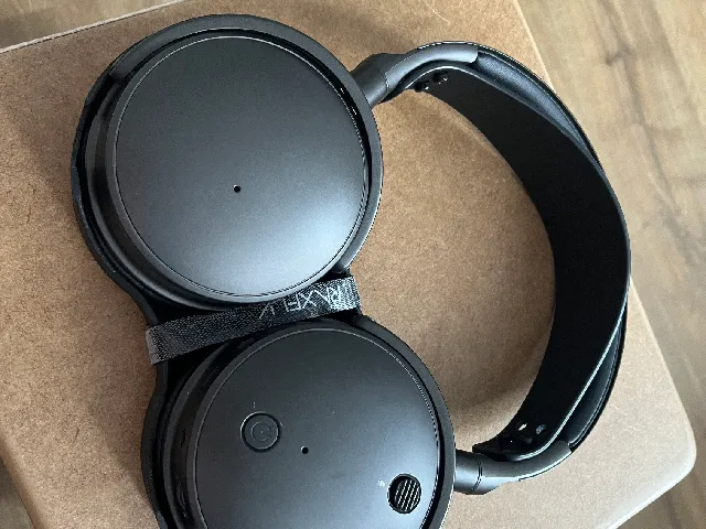 Audeze maxwell cover