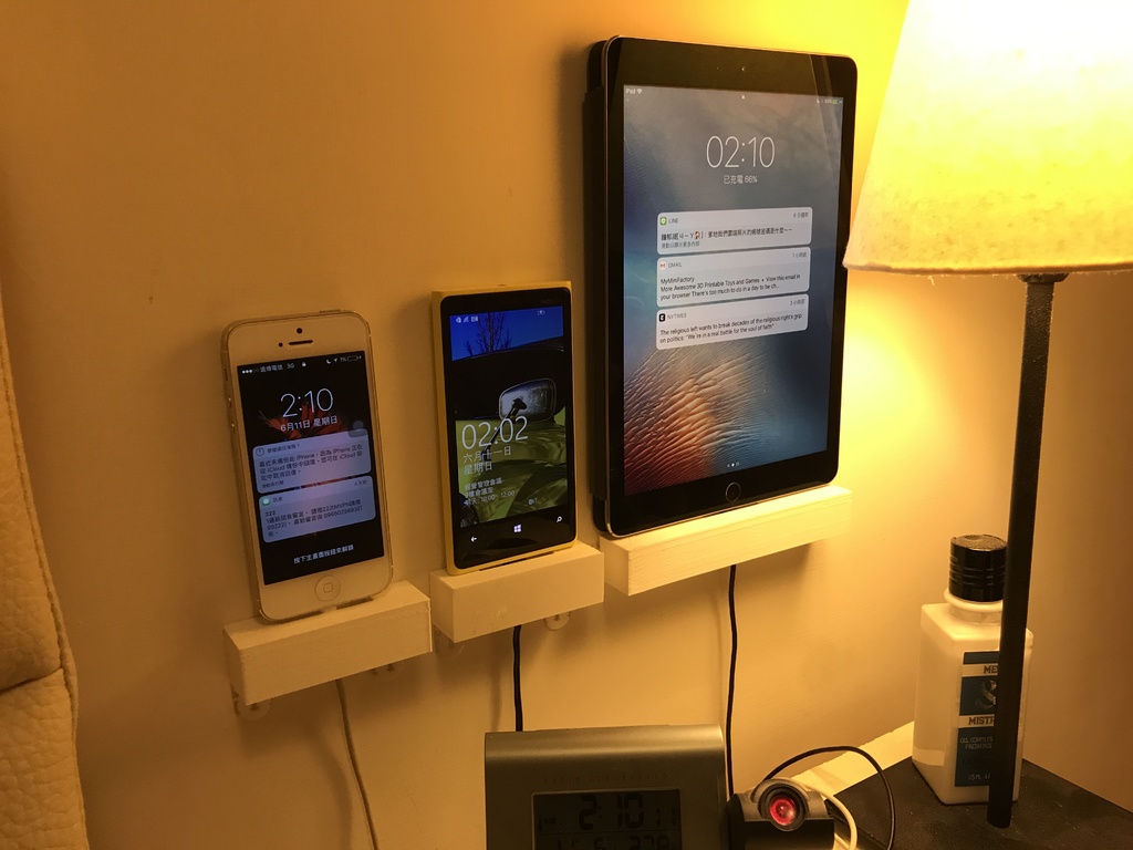 WALL-MOUNTED SOLUTION FOR TABLET/PHONE