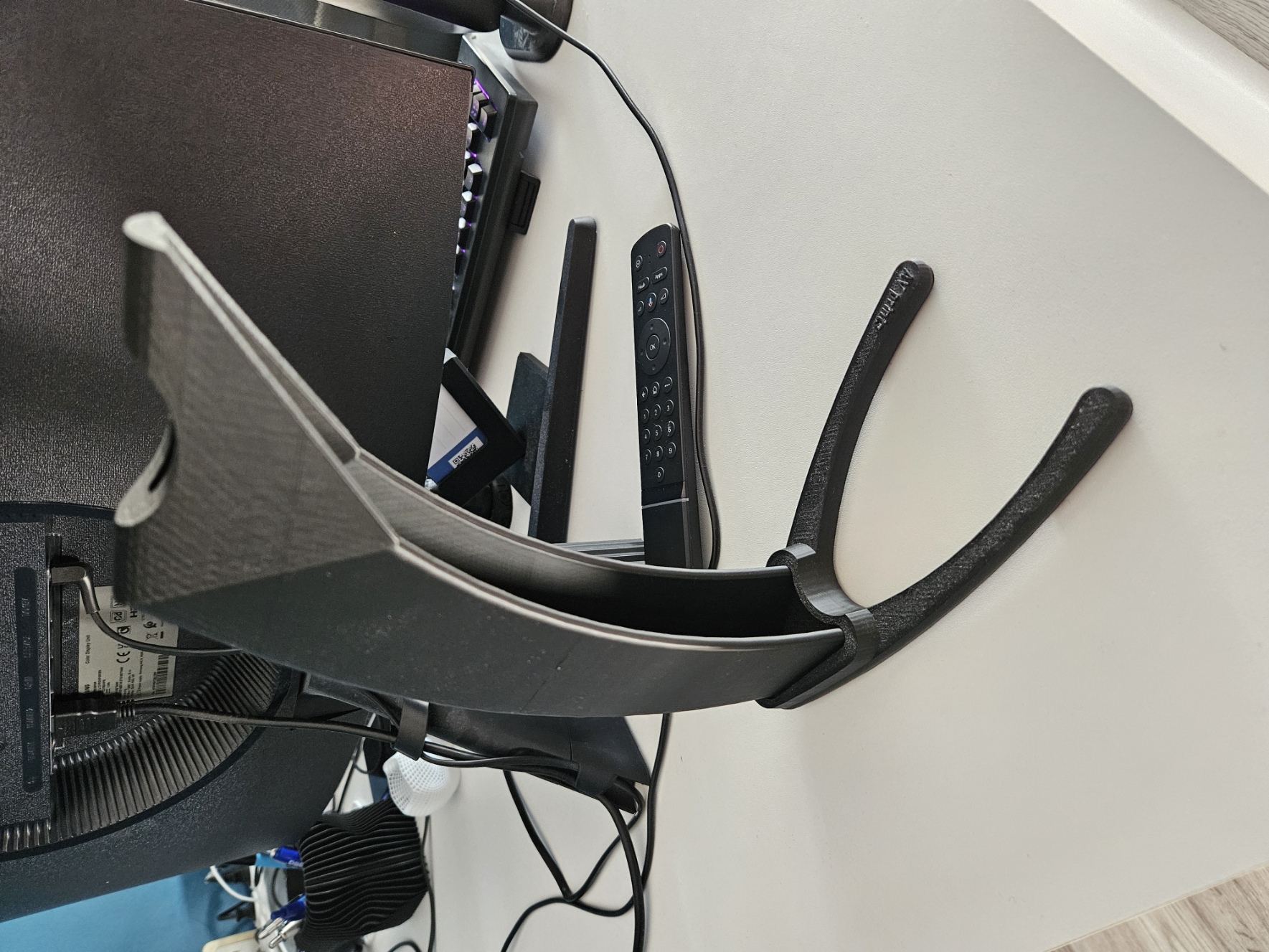 Miniatura 2 do modelo 3D Simple headphone stand