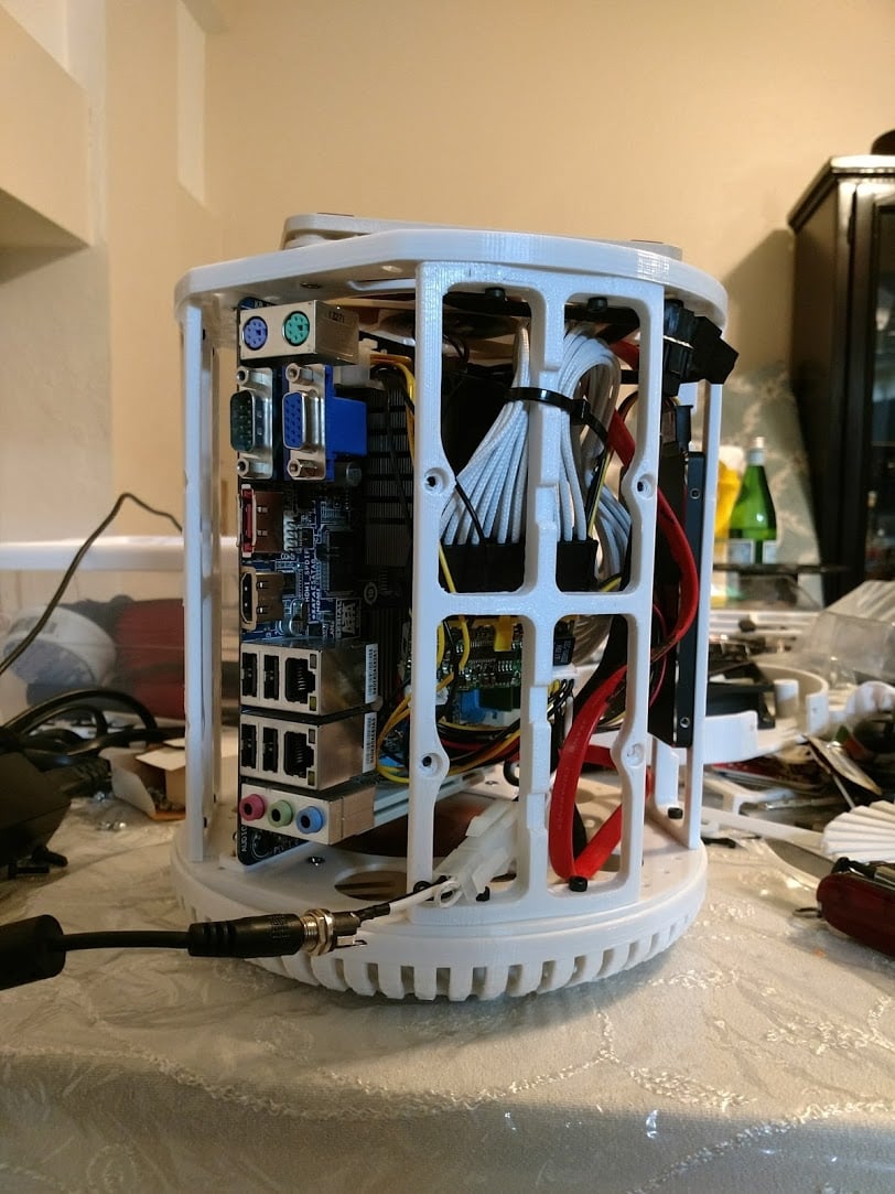 Miniatura 36 do modelo 3D Mini ITX Case