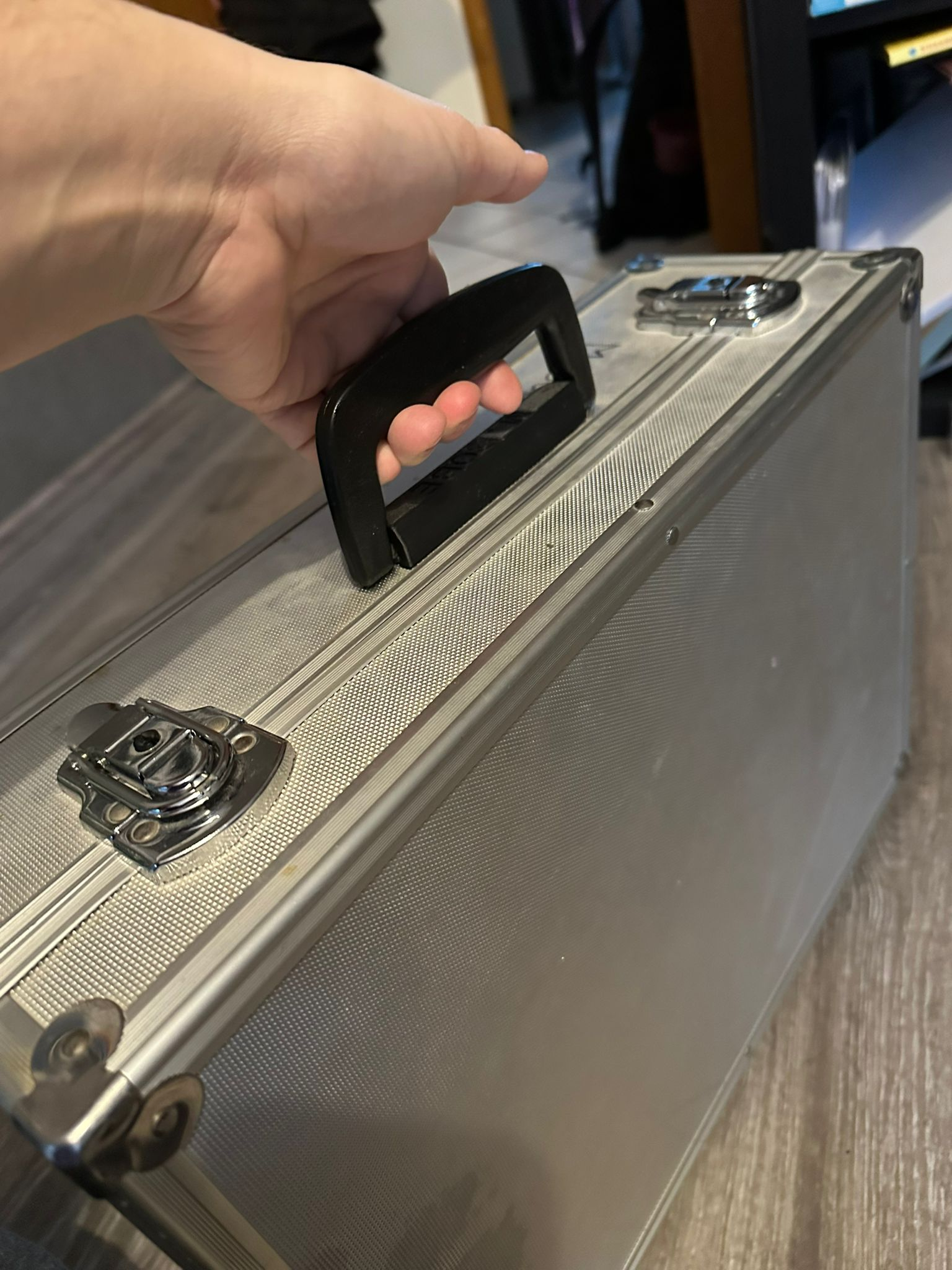Toolbox handle replacement