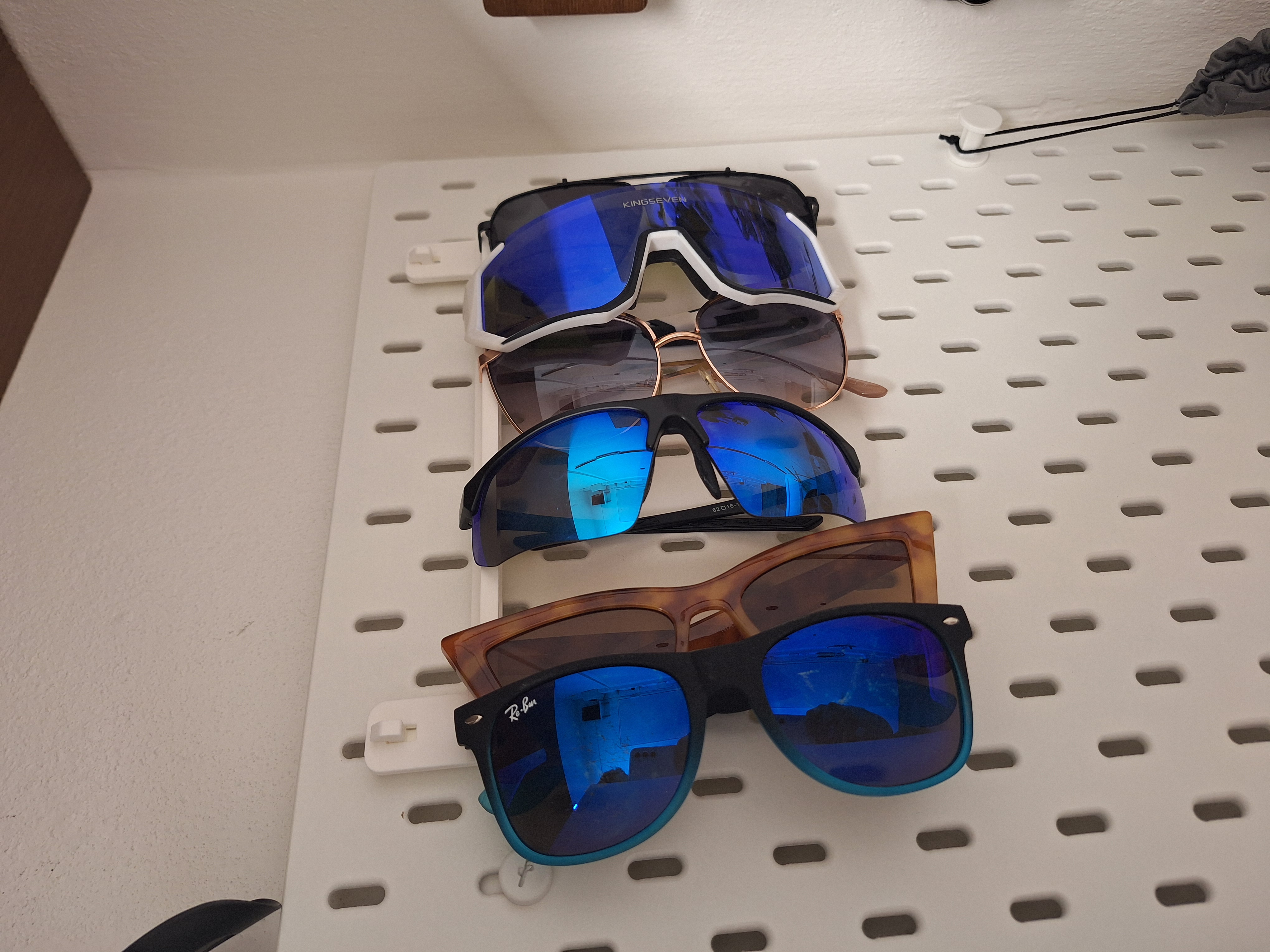 Skadis Sunglasses holder - multiple kinds in one