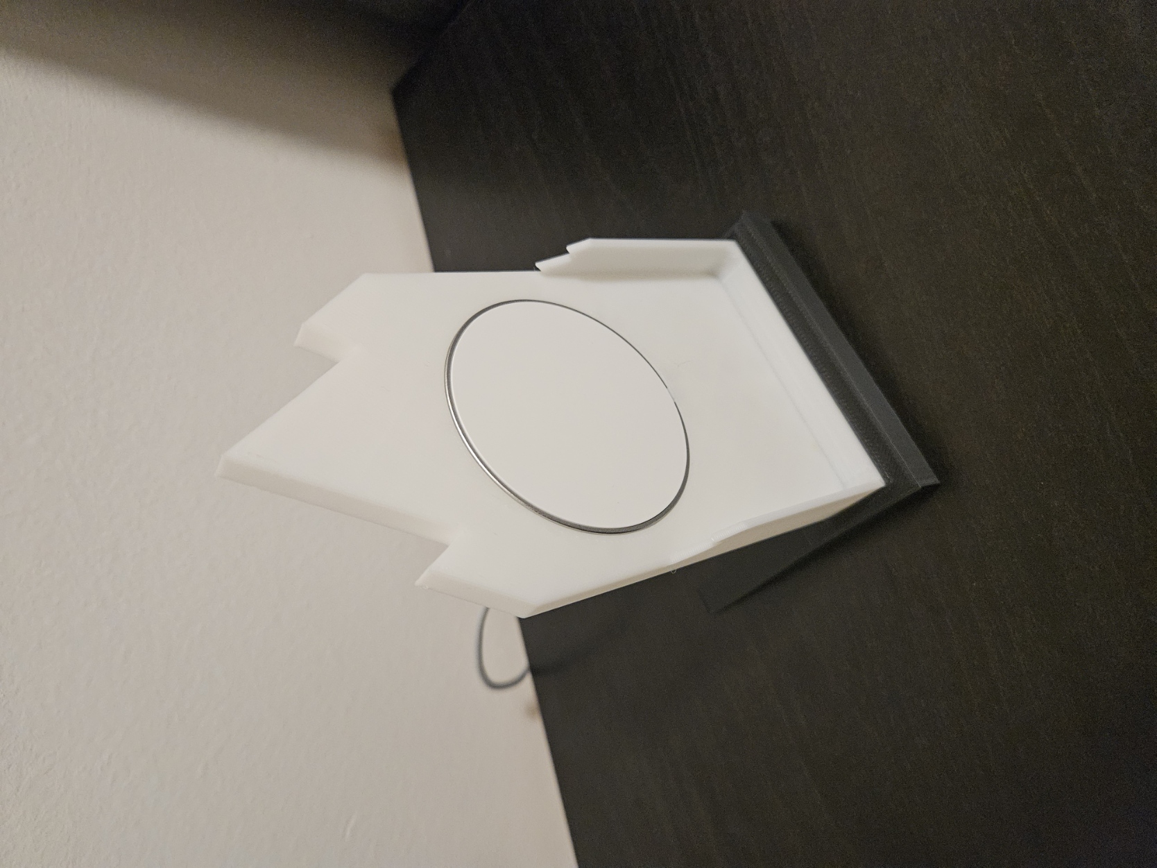 Samsung S23 phone and wireless charger stand