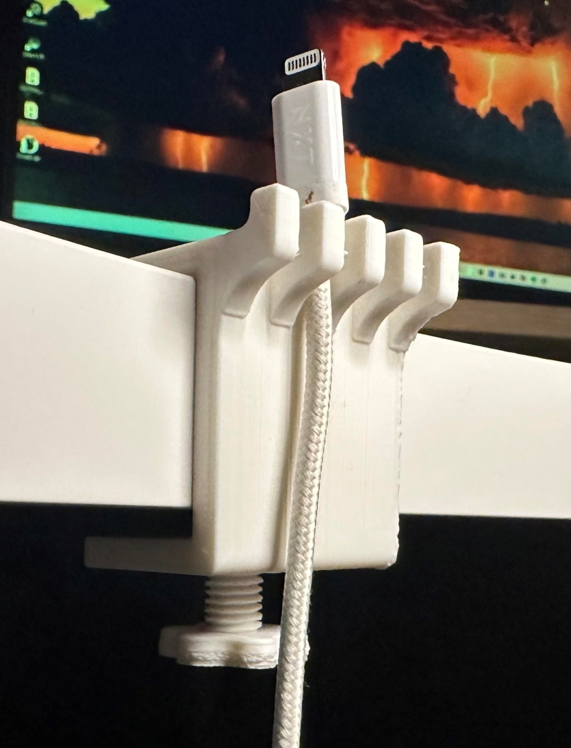 USB Cable Organizer (Screw Clamp) by Lex | Download free STL model ...