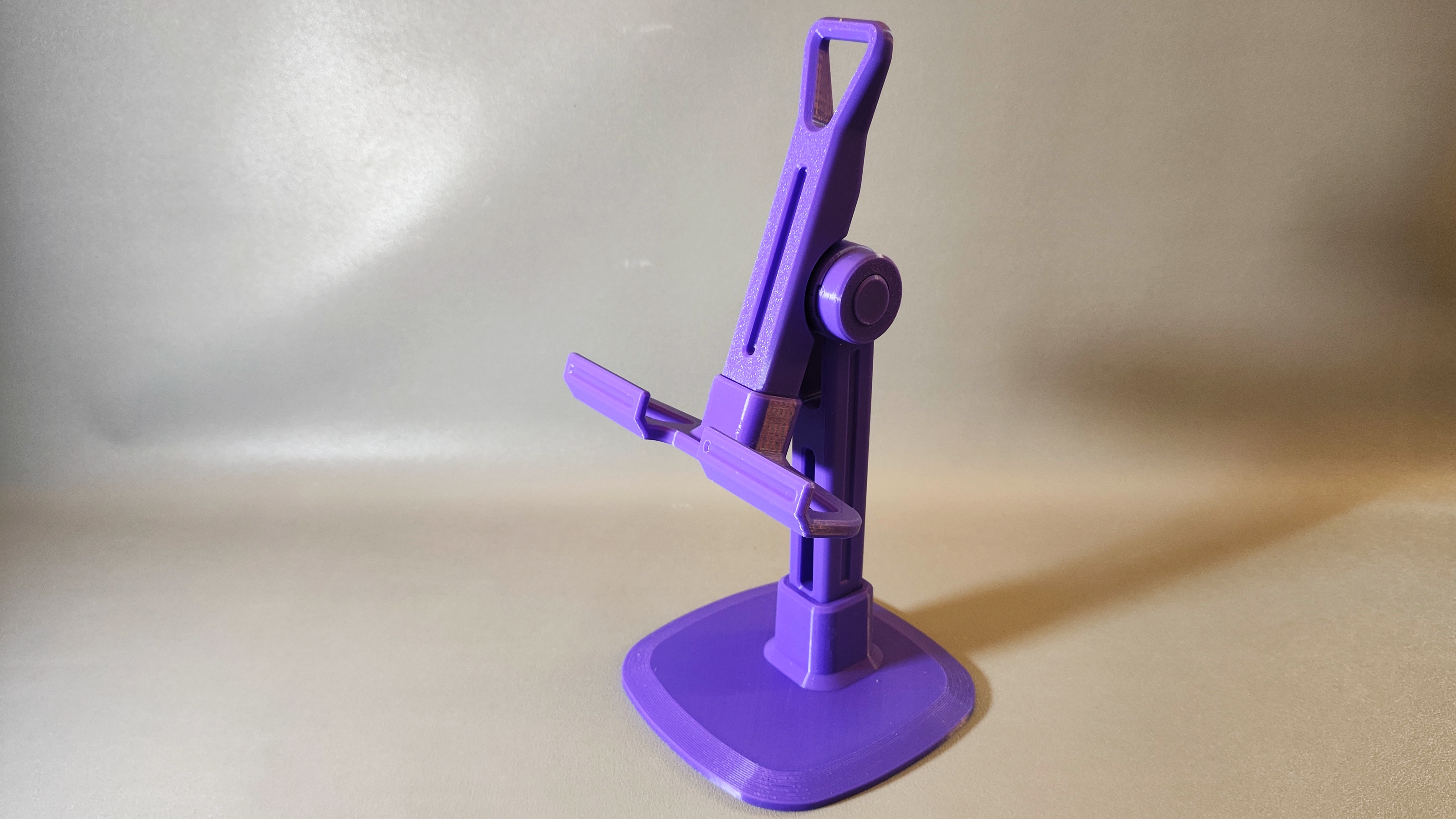 Miniatura 2 do modelo 3D Adjustable Tablet Stand 2