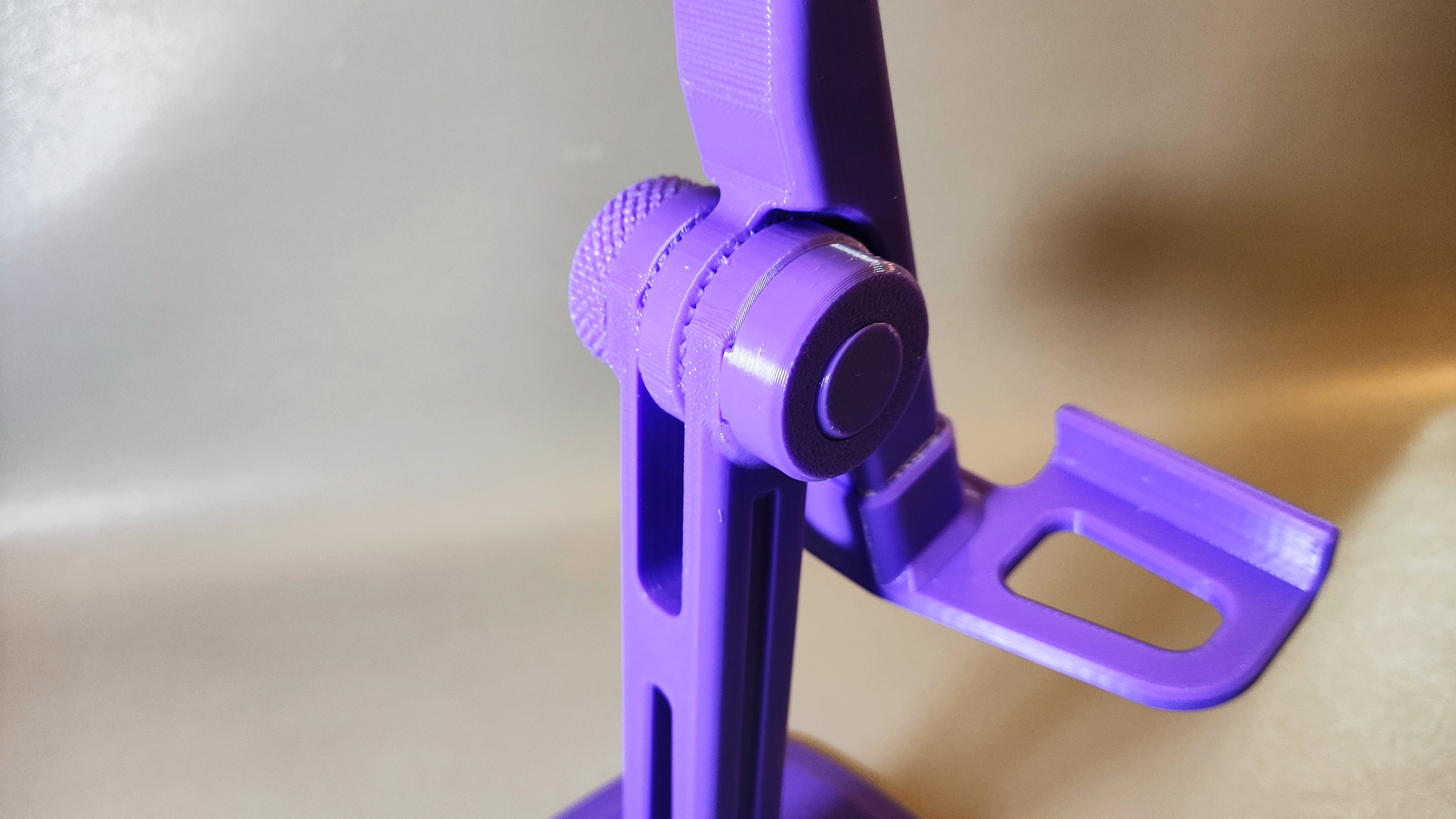 Miniatura 3 do modelo 3D Adjustable Tablet Stand 2