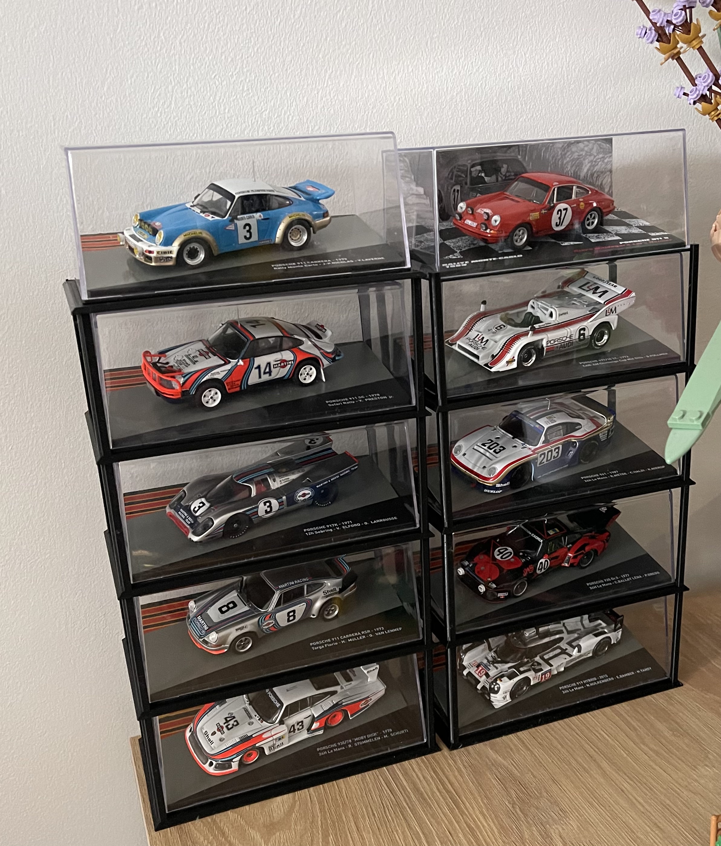 Stackable car model display