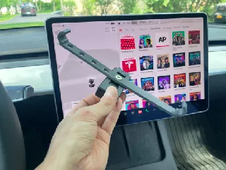 Tesla Model 3/Y Screen Mount