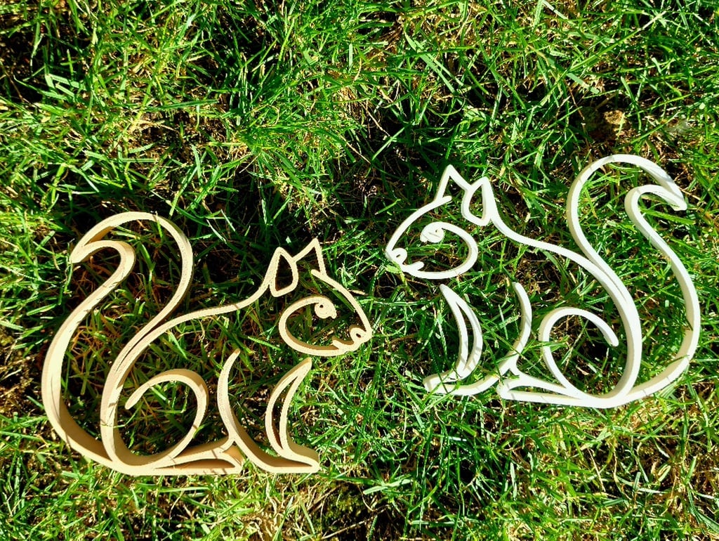 Minimalist Squirrel figure — miniatura 3