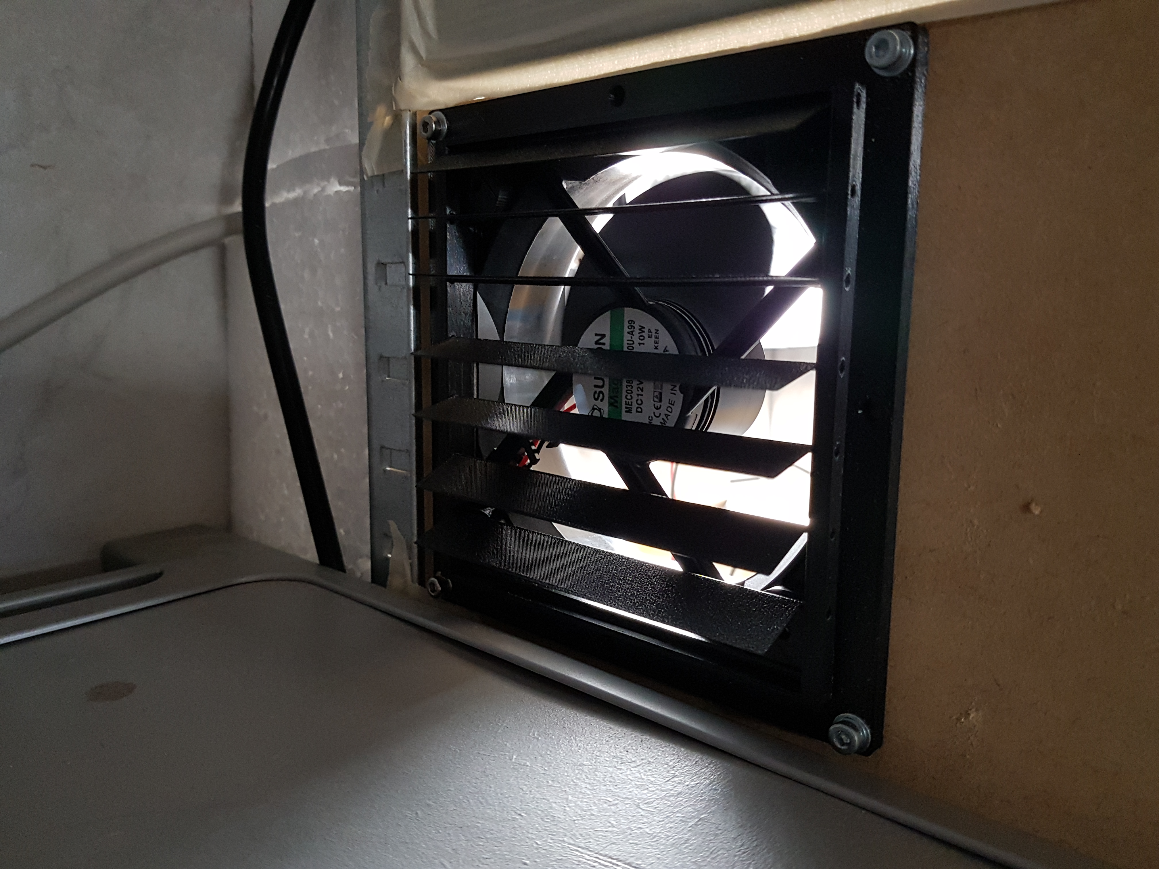 Gravity Vent for Enclosure (for 120mm fan)