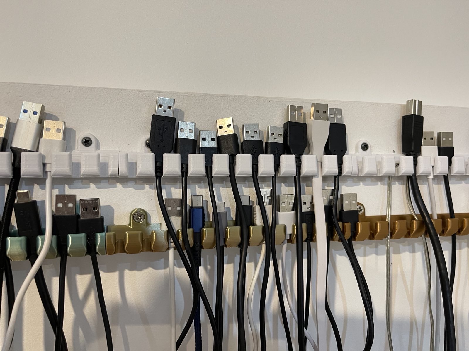 USB Cable Rack