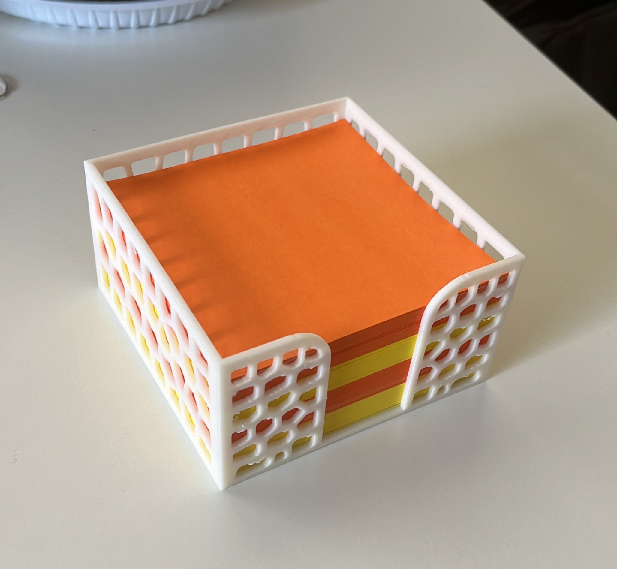 Voronoi Postit Holder