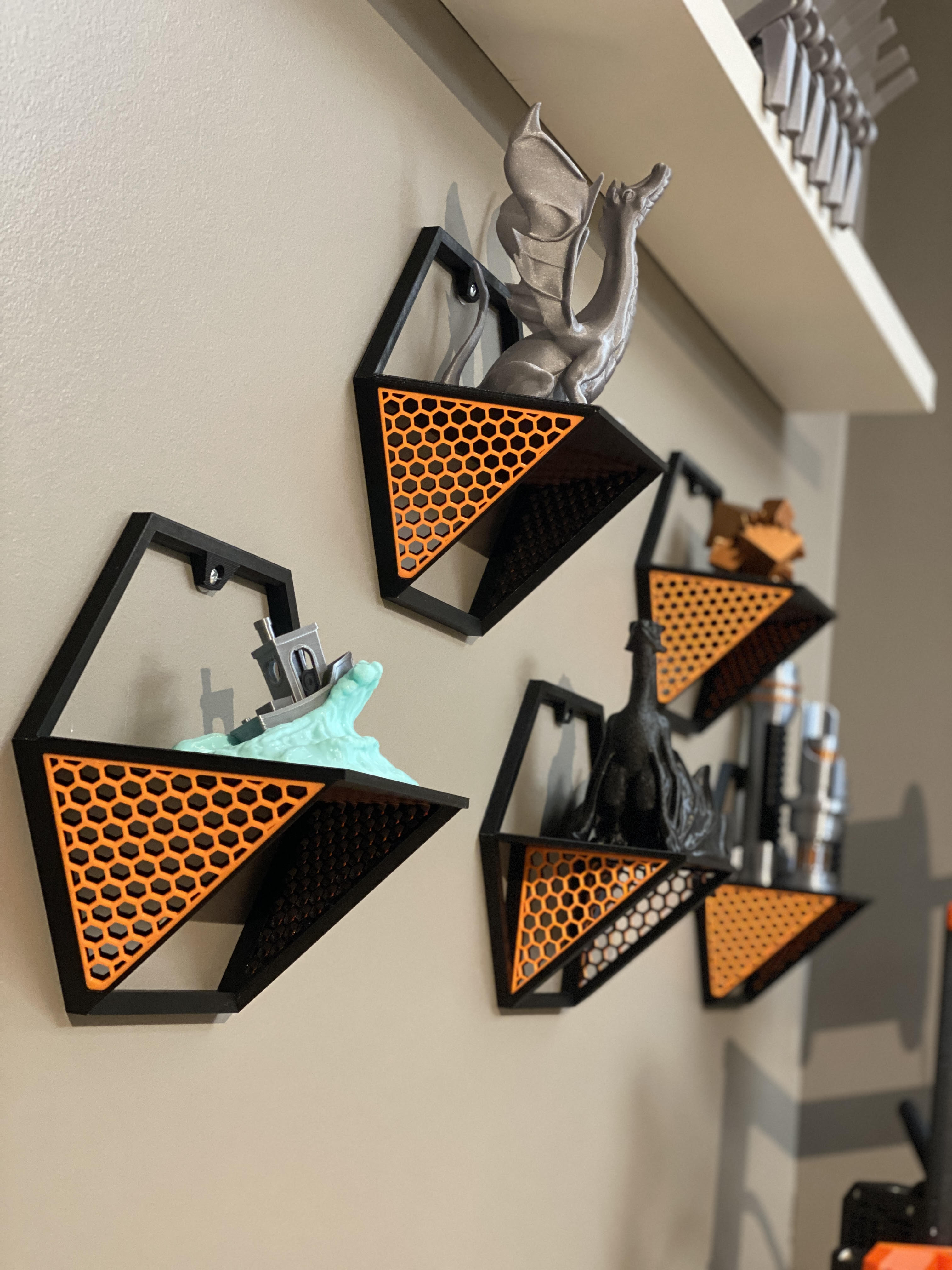 Honeycomb Display Shelf (No Supports Required)