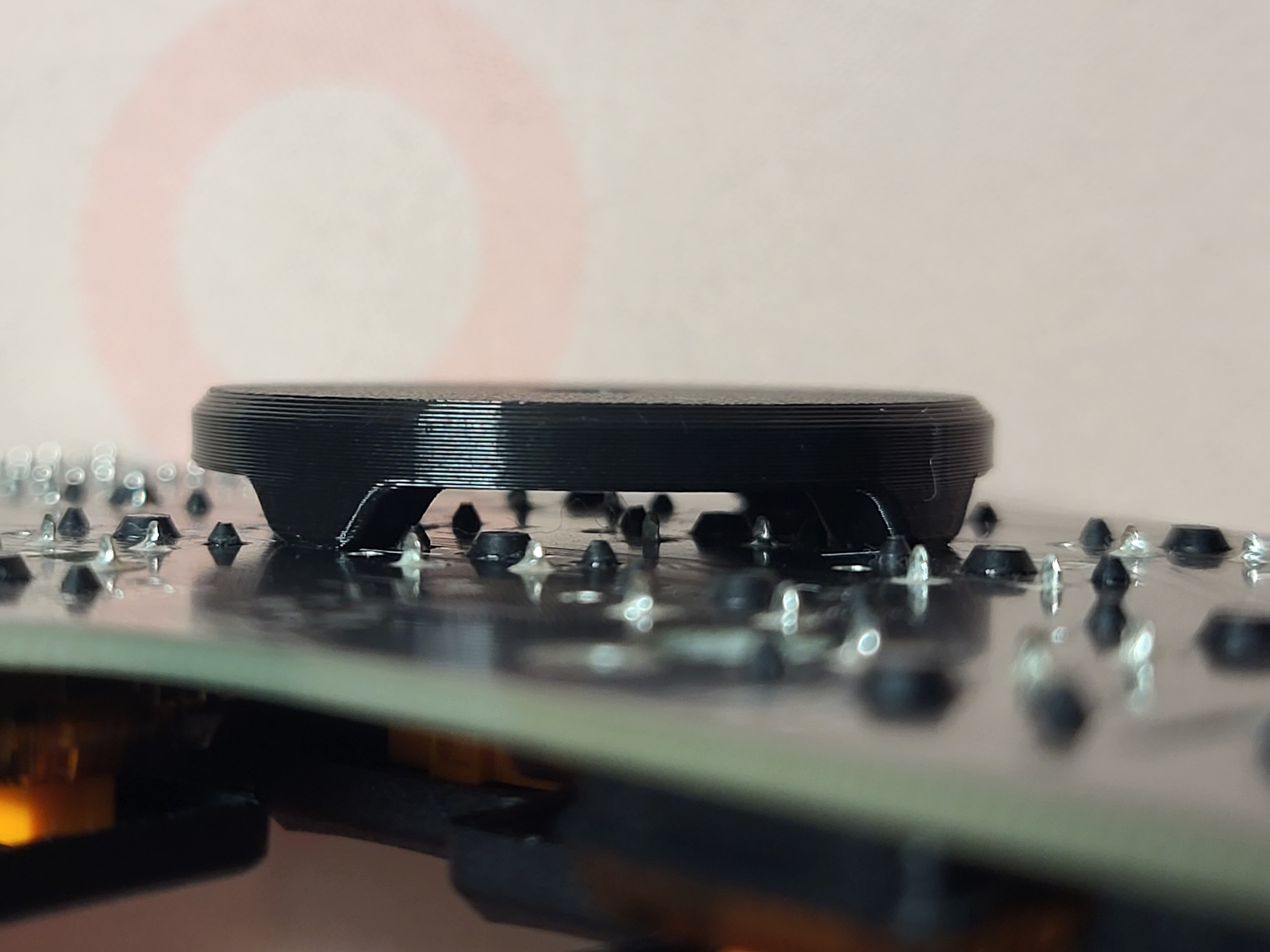 Keyboard Tenting Puck for 1/4" Tripods