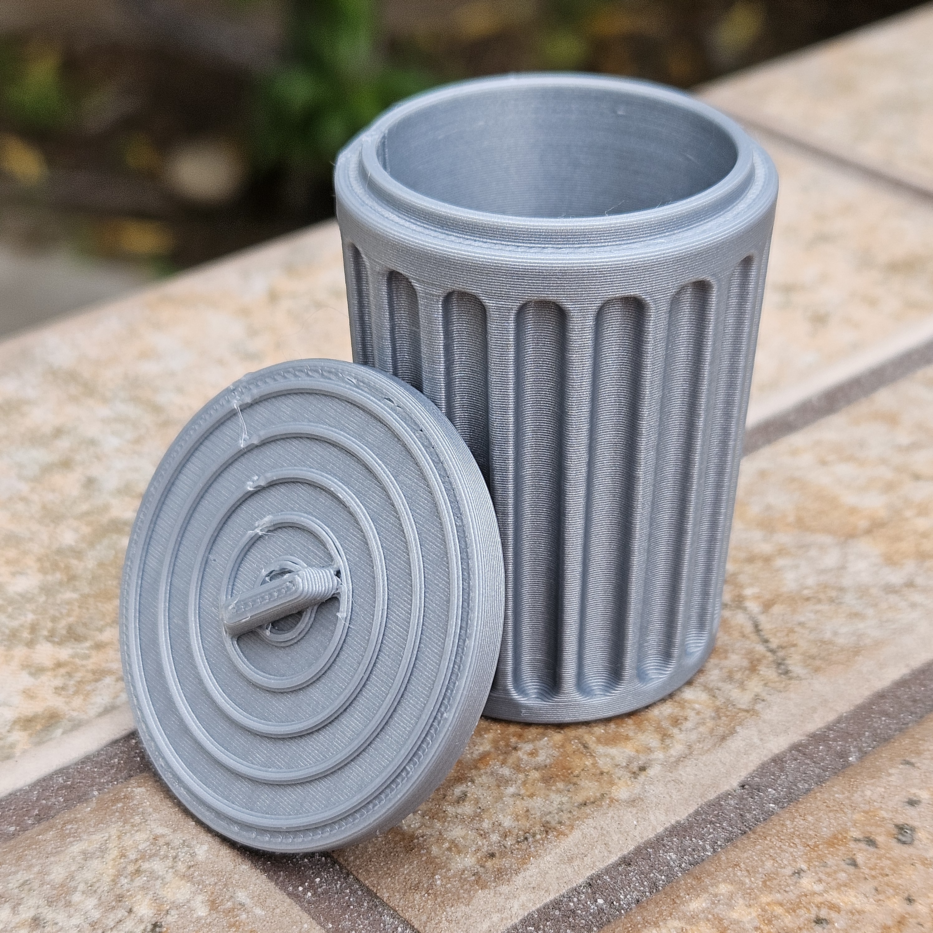 Miniatura 4 do modelo 3D Trash Can