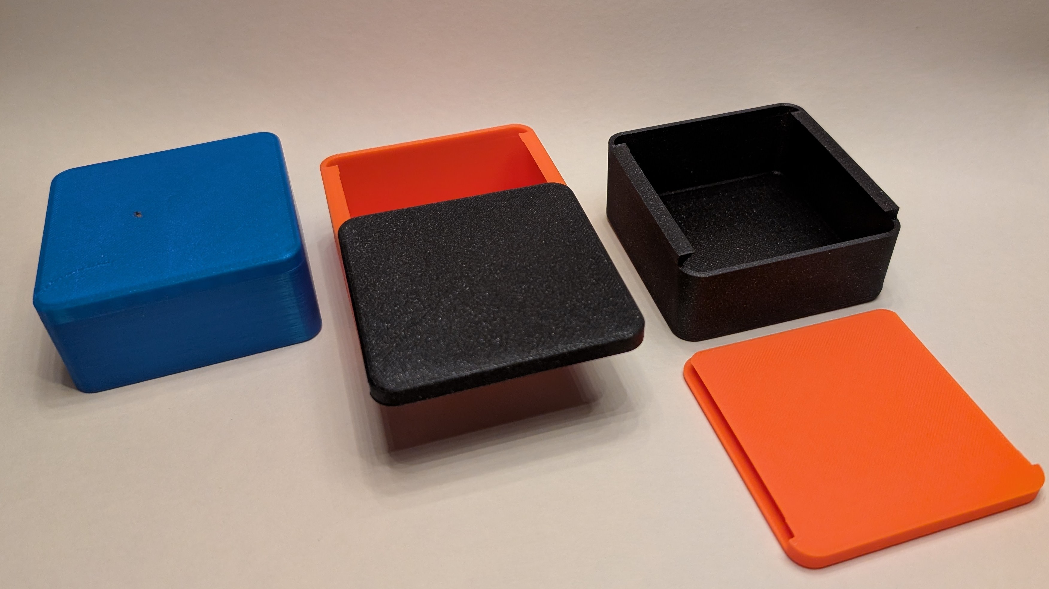 Boxes with sliding lid