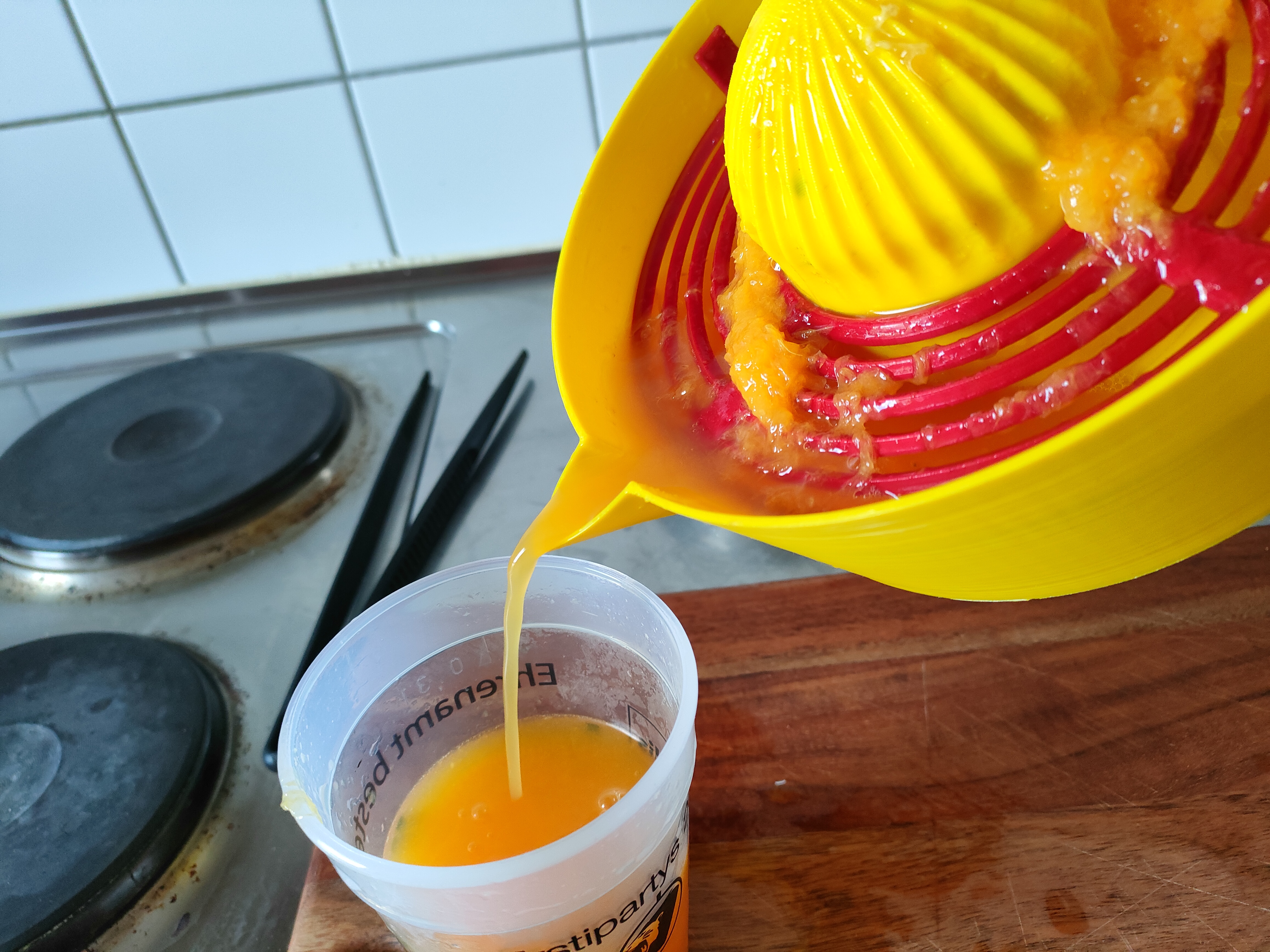 Orange Juicer - 3 Sizes (420ml, 590ml, 740ml)