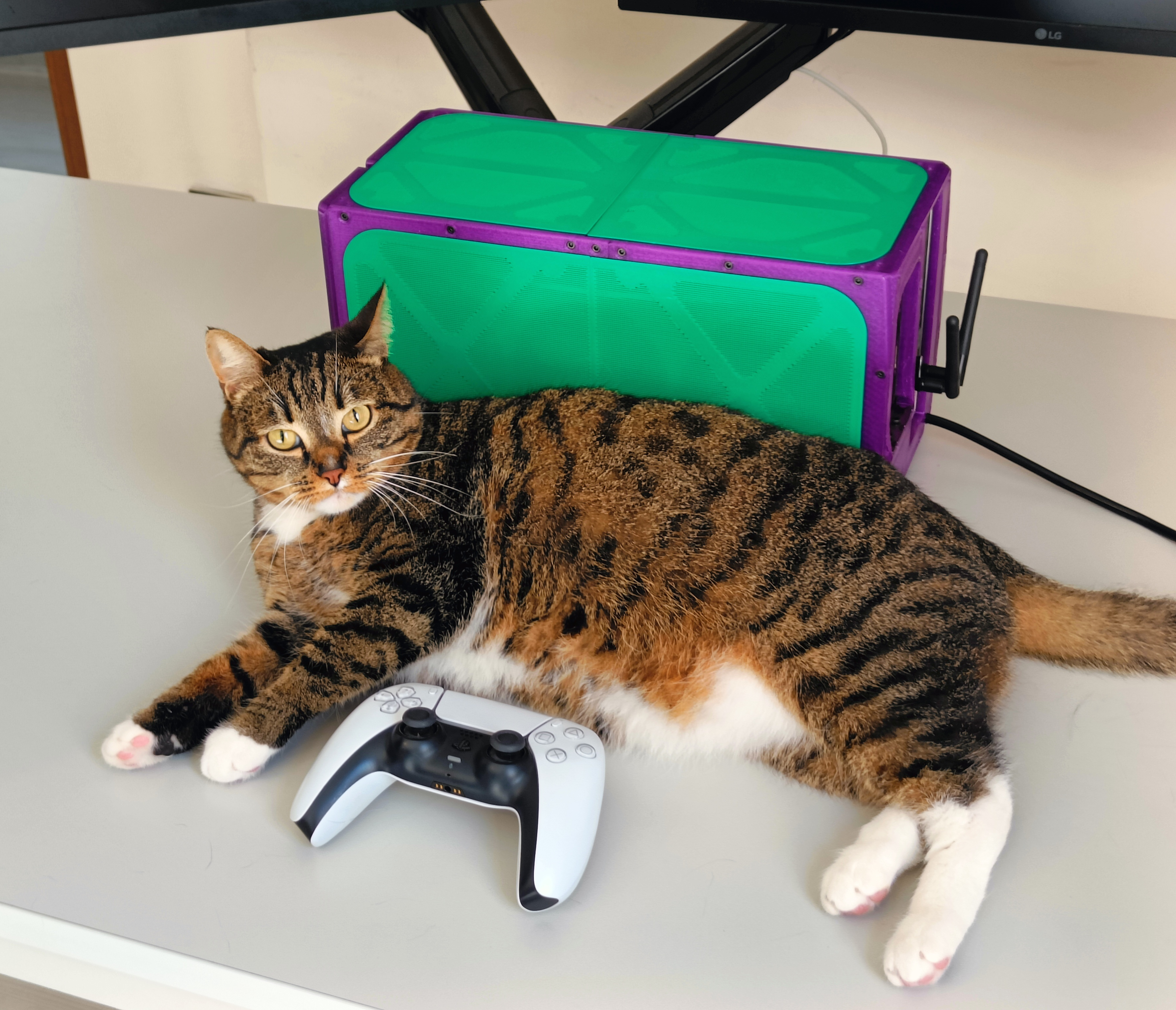 Miniatura 2 do modelo 3D CATBOX ITX PC Case