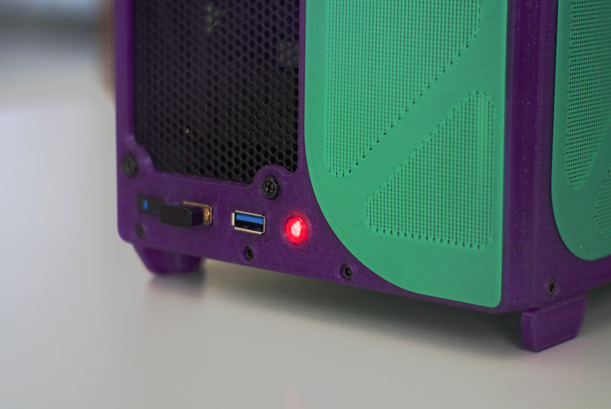 Miniatura 4 do modelo 3D CATBOX ITX PC Case