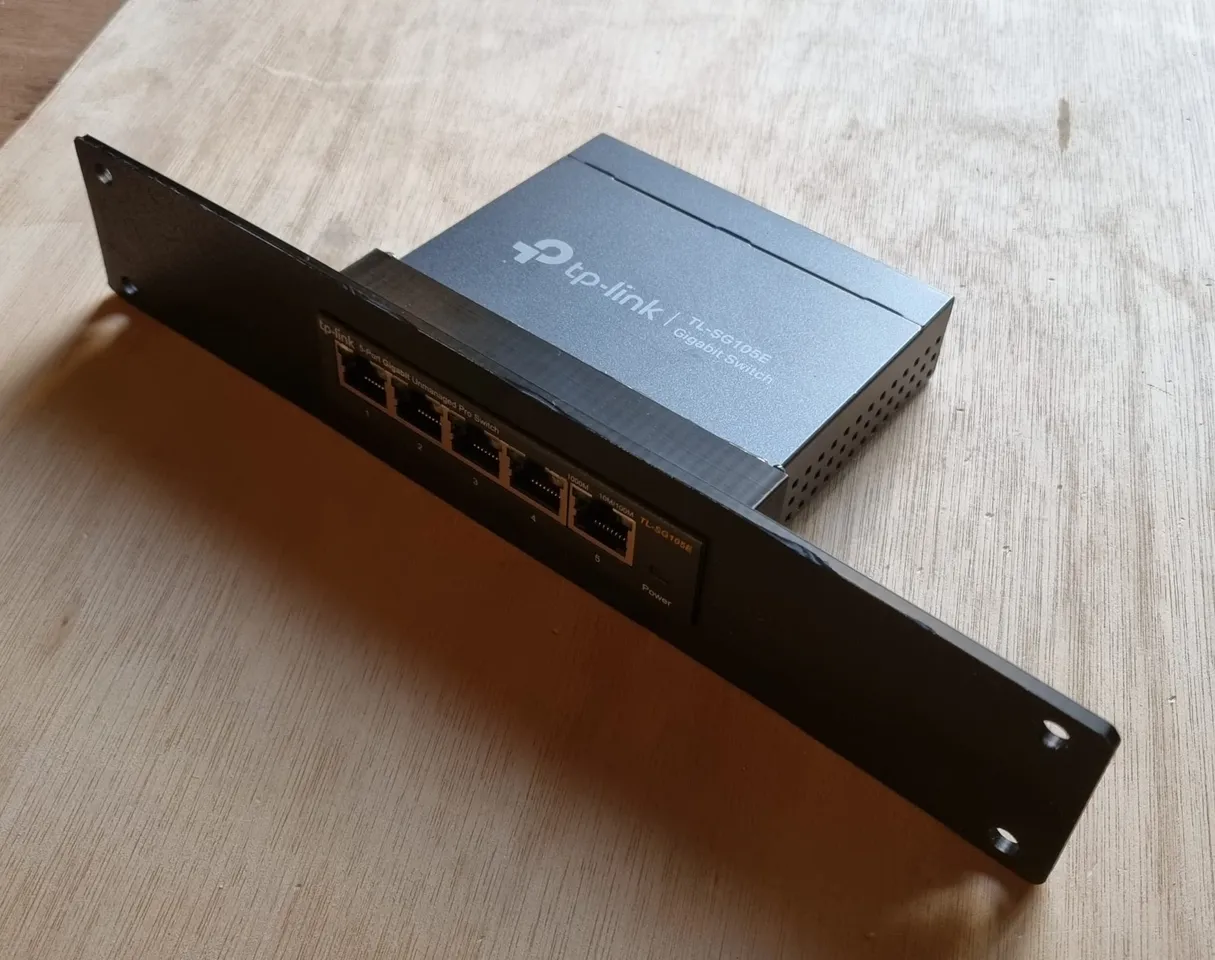 TP-Link SG105 10 inch rack mount by BlenderRender | Download free STL ...