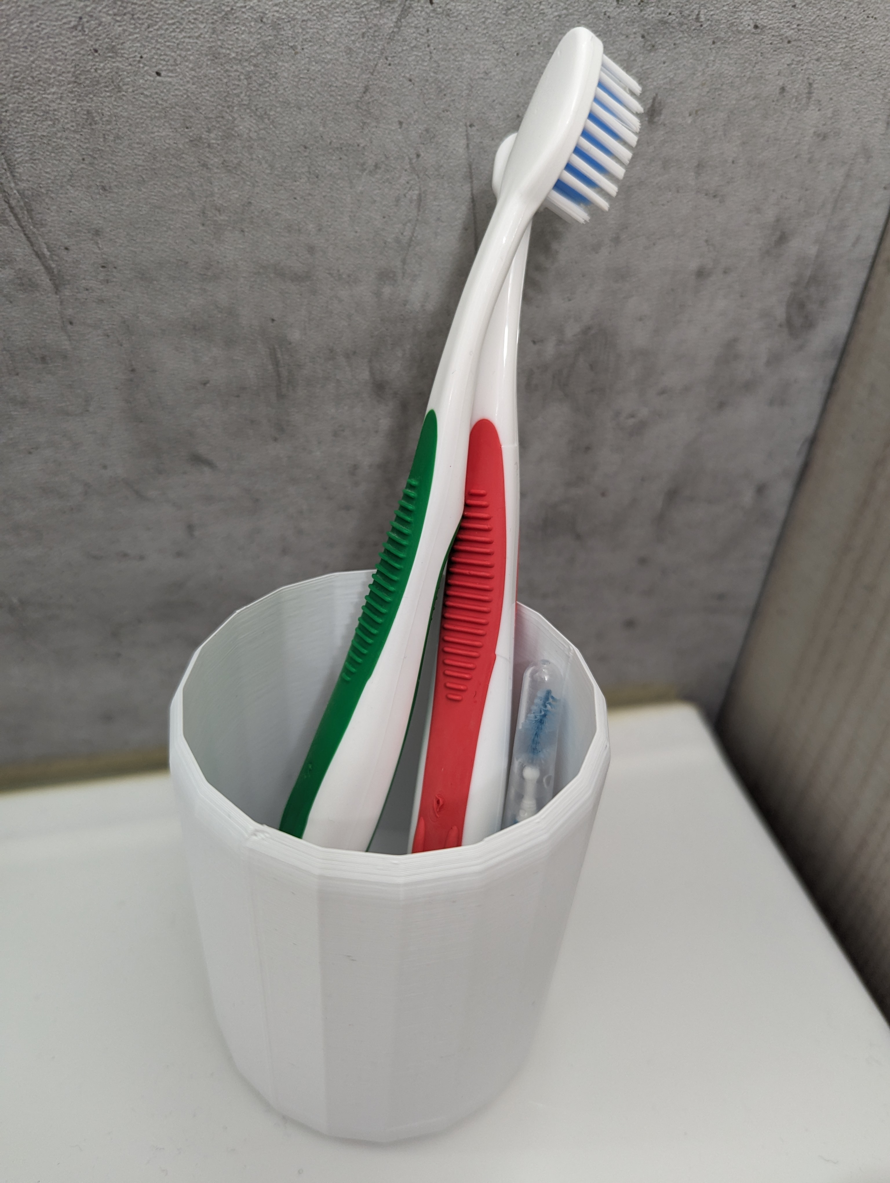 Simple Tooth Brush Holder