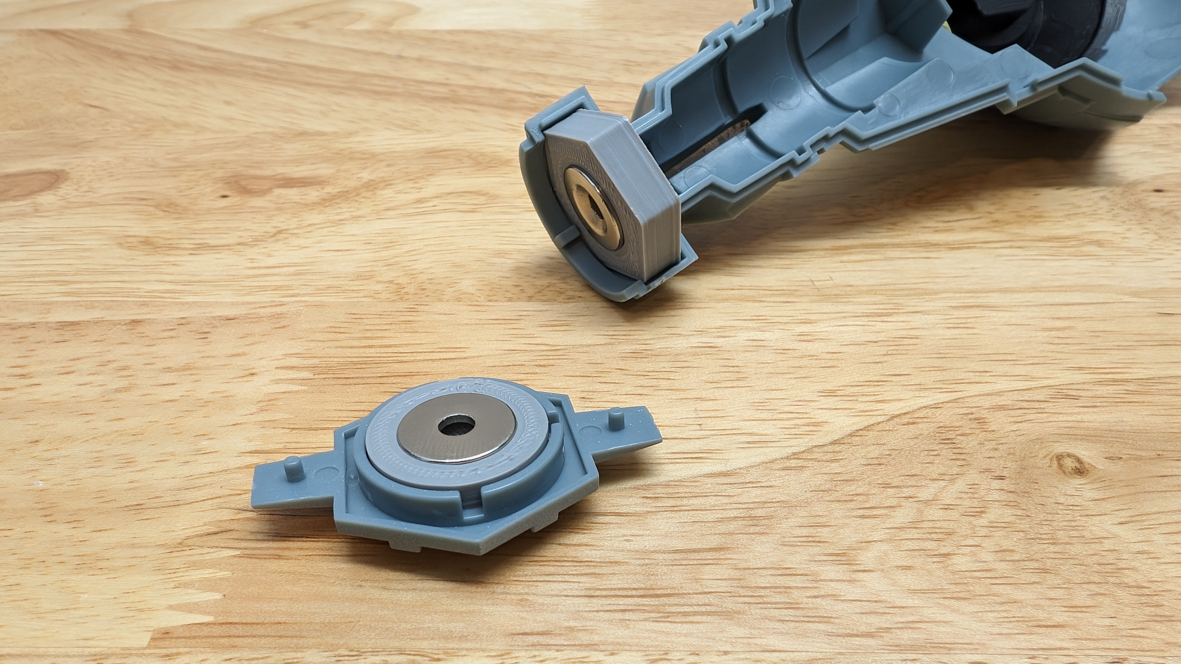 AMT TIE Fighter 1/32 Scale Magnetic Wing Holders