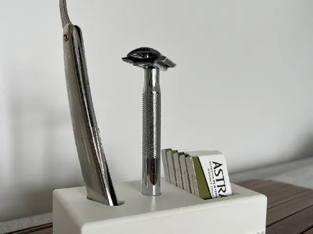 Dual razor and blade holder
